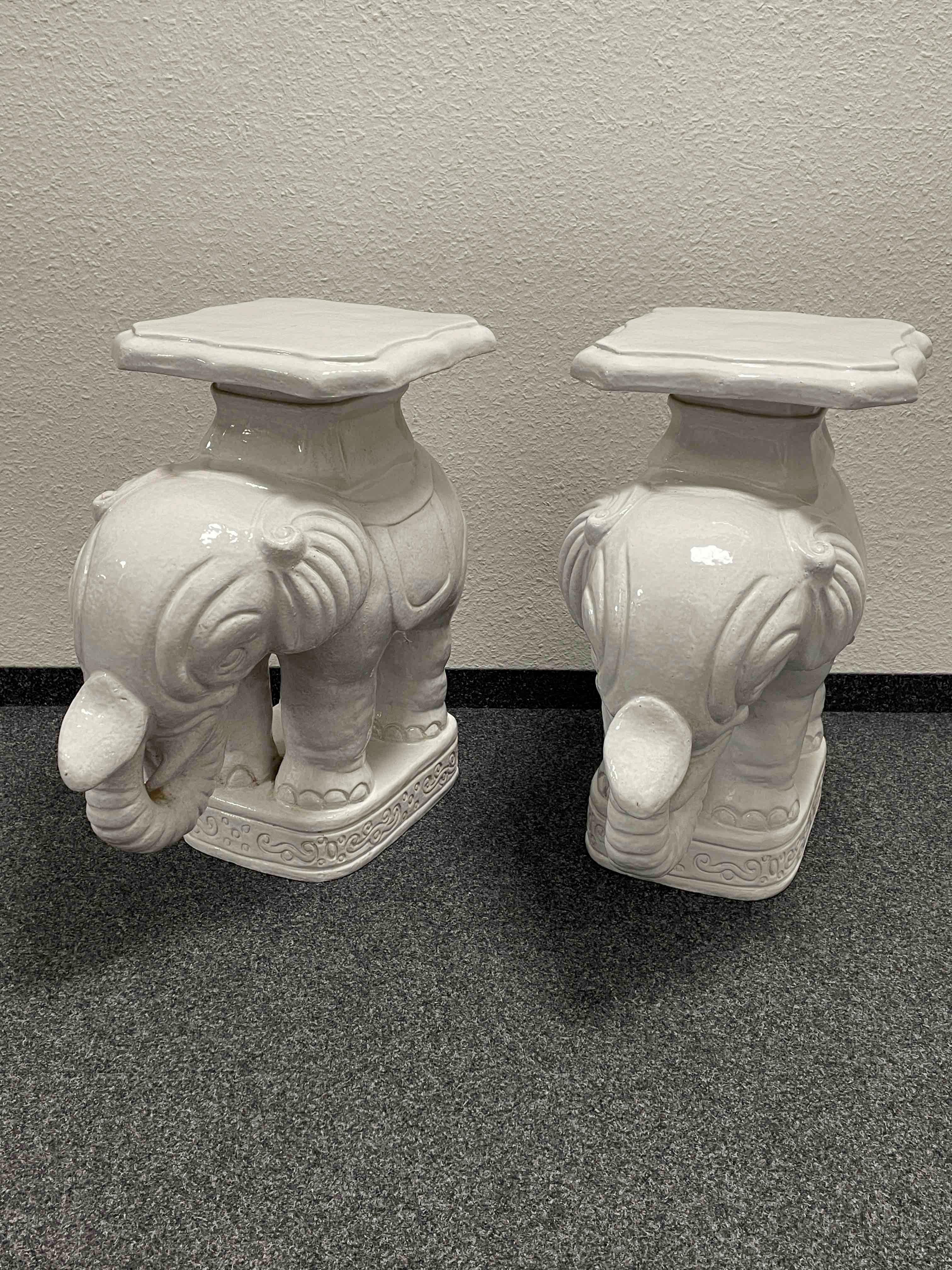 Pair of Hollywood Regency White Colored Elephant Garden Plant Stand or Seat In Good Condition For Sale In Nuernberg, DE