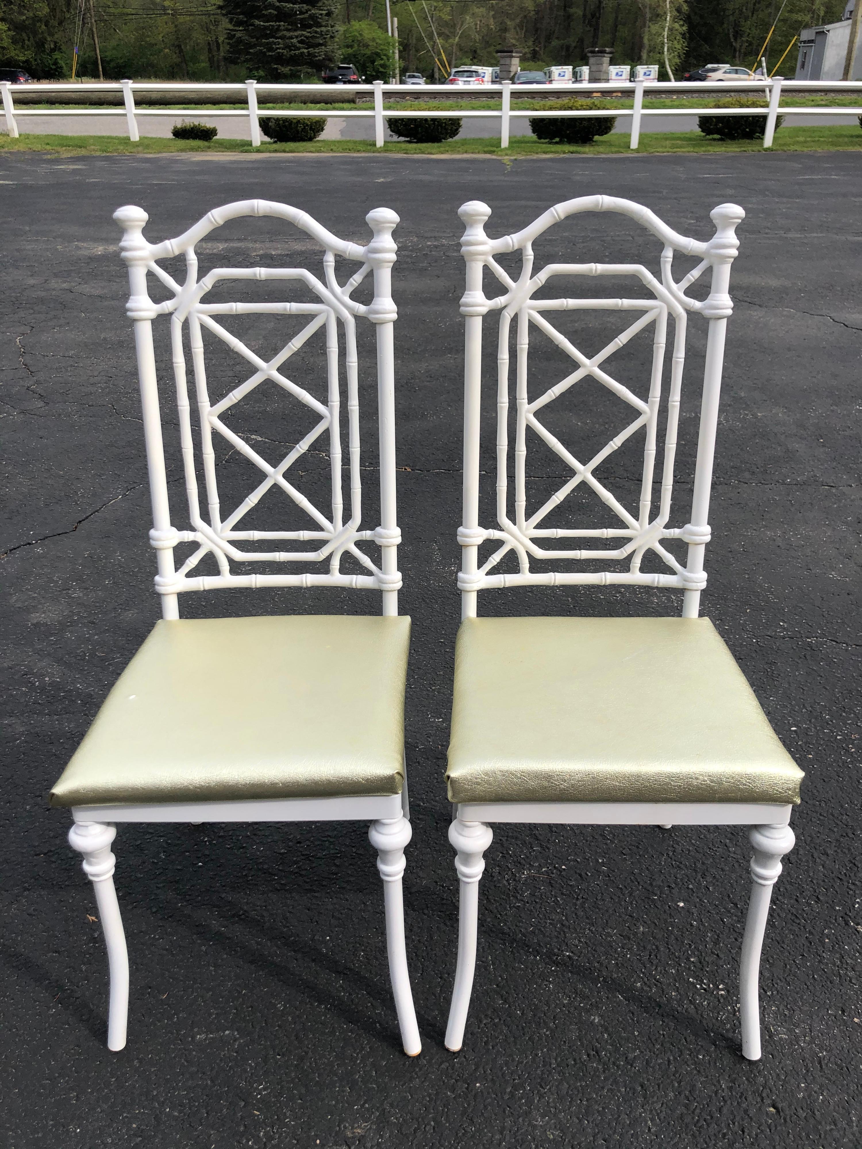 Pair of Hollywood Regency White Faux Bamboo Chairs In Good Condition In Redding, CT