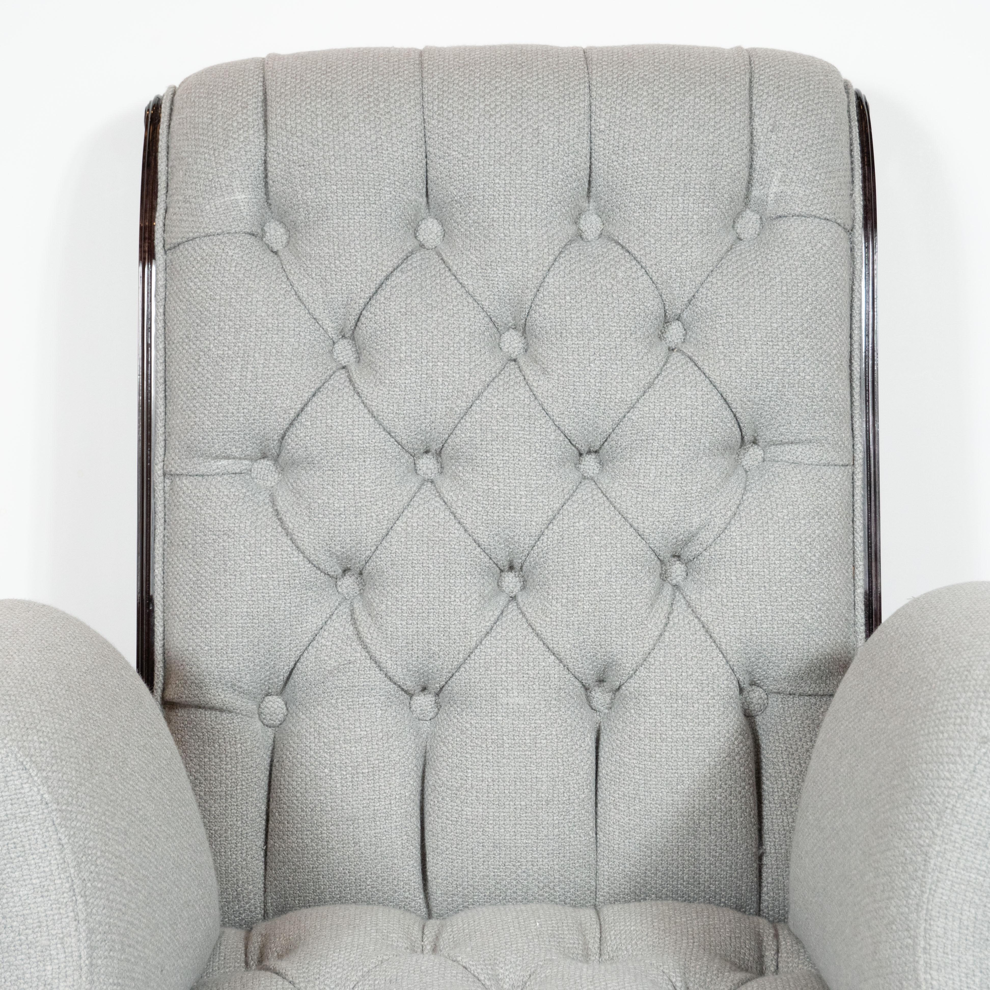 Americano Coppia di sedie Hollywood Tufted Button Back Scroll Form A di Grosfeld House in vendita