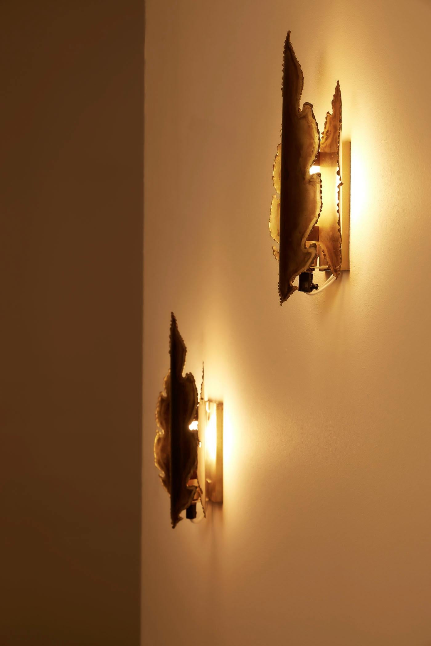 Mid-20th Century Pair of Holm Sørensen wall lights in brass For Sale