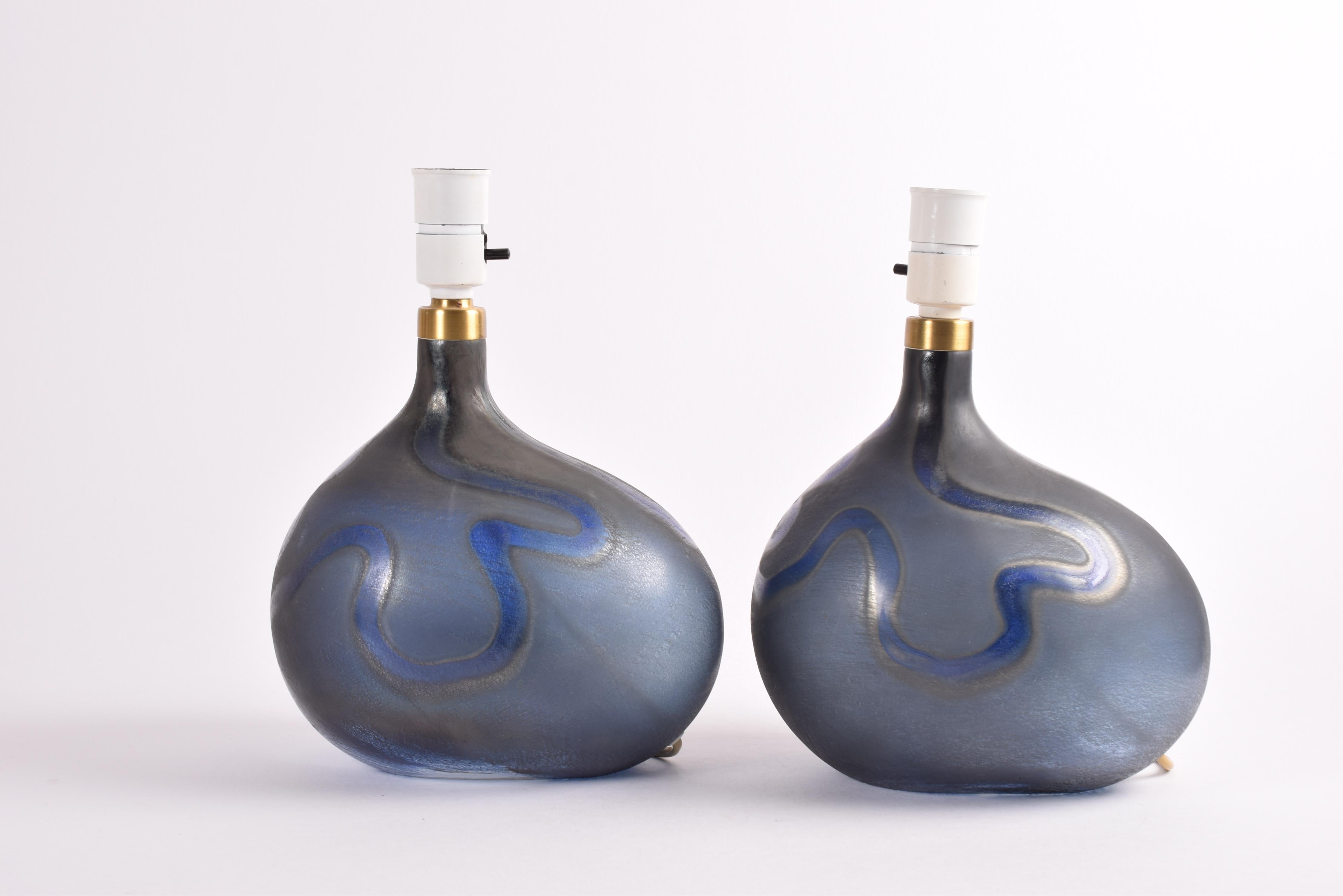 Paire de lampes de bureau Holmegaard en verre sculptural bleu moyen, danoises modernes des années 1970 en vente 2