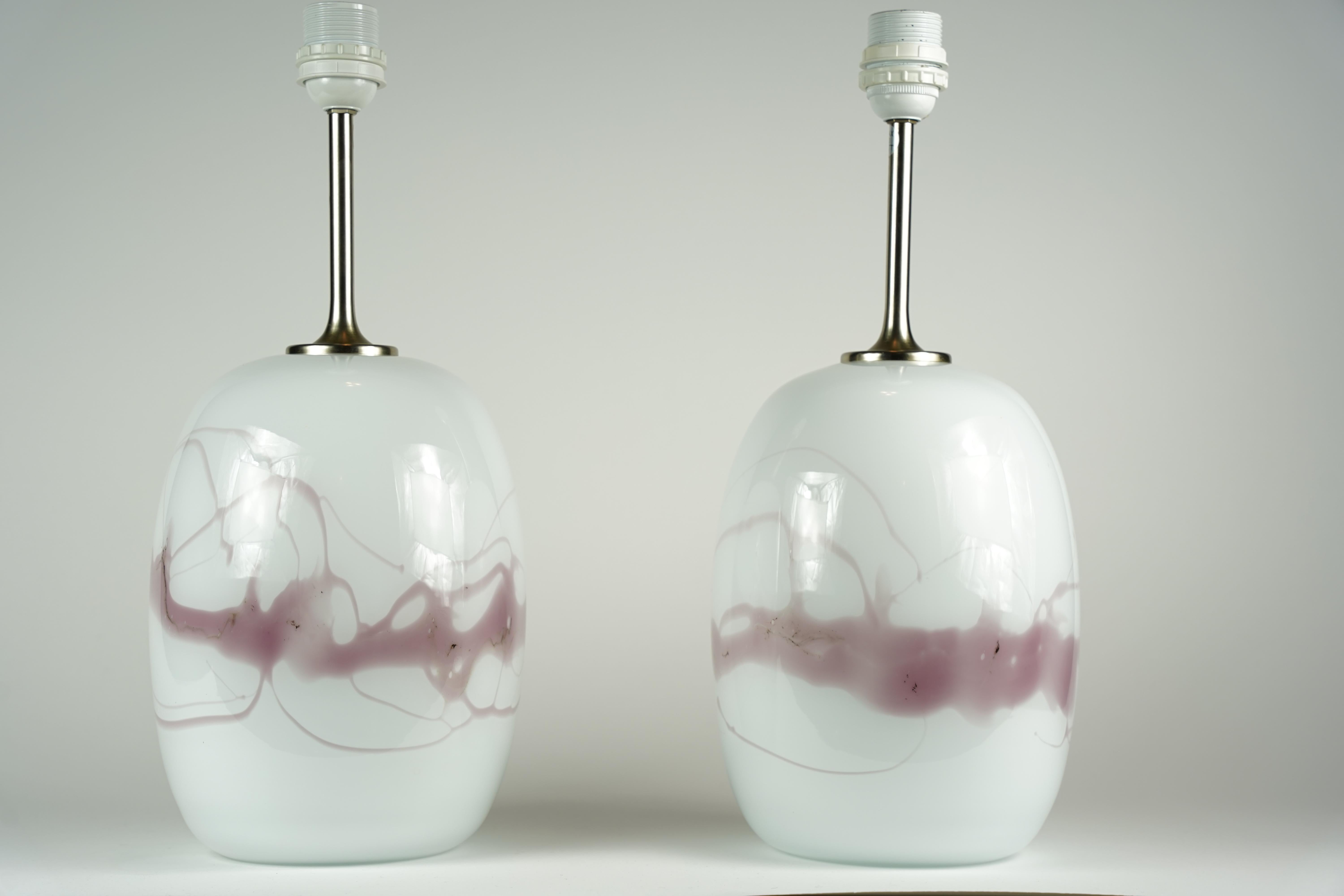 Paar Holmegaard-Lampen Sakura in Rot/Weiß, Design Michael Bang, 1984, Dänemark (Moderne der Mitte des Jahrhunderts) im Angebot