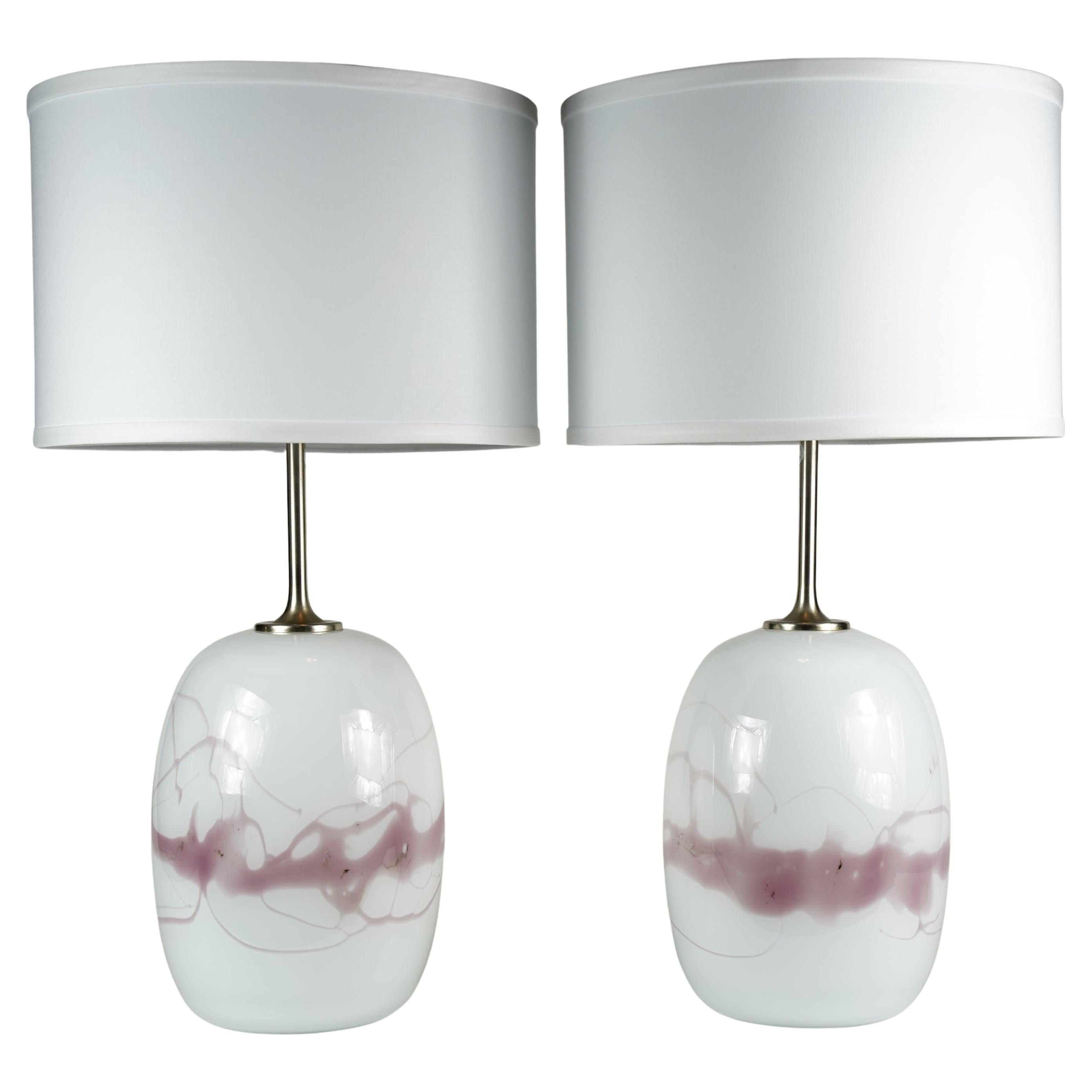 Paire de lampes Holmegaard Sakura rouge/blanc Design Michael Bang, 1984, Danemark