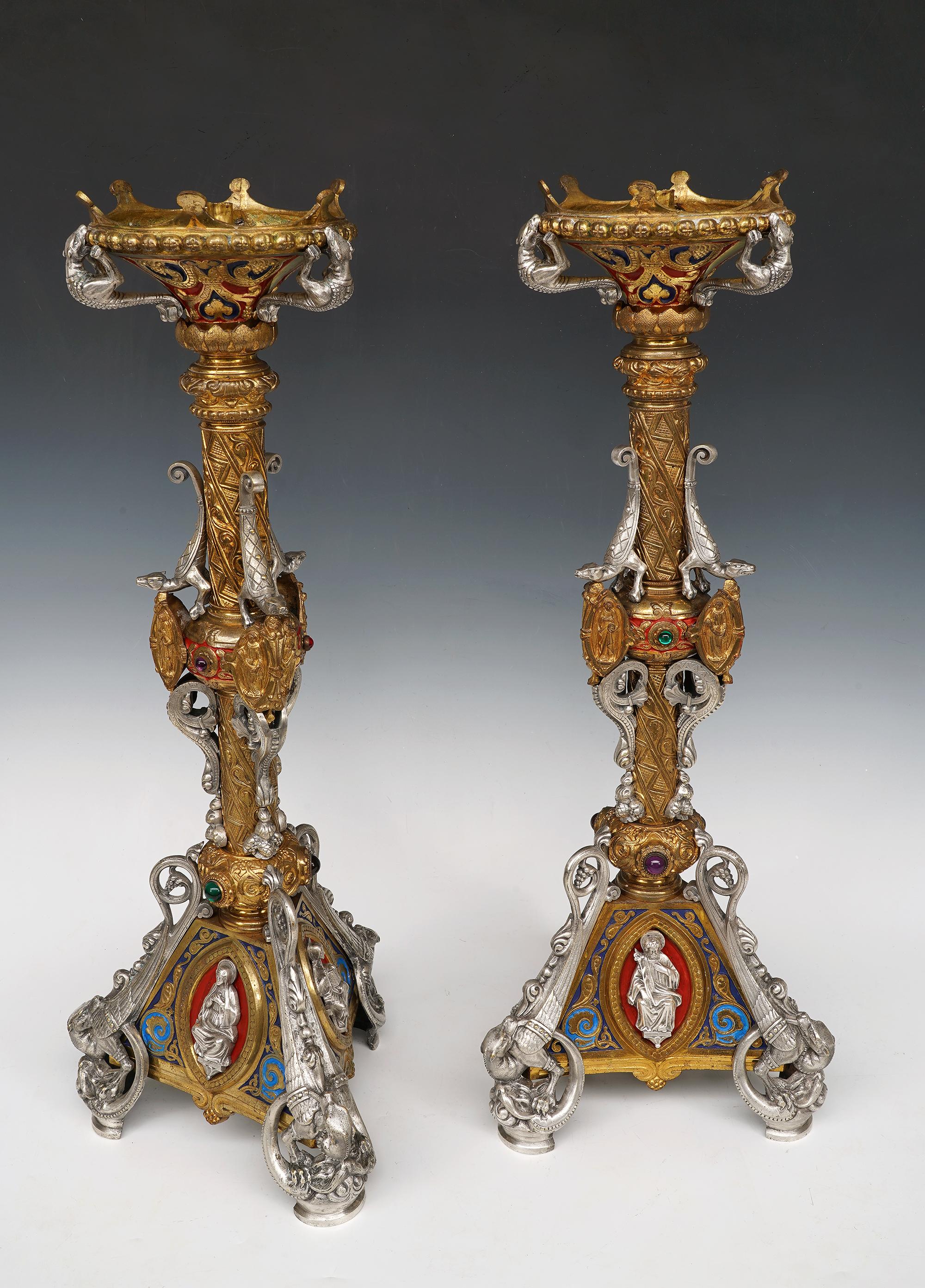 Paar Kerzenständer „Holy Family“ aus P.Poussielgue-Rusand, Frankreich, um 1880 (Mittelalterlich) im Angebot