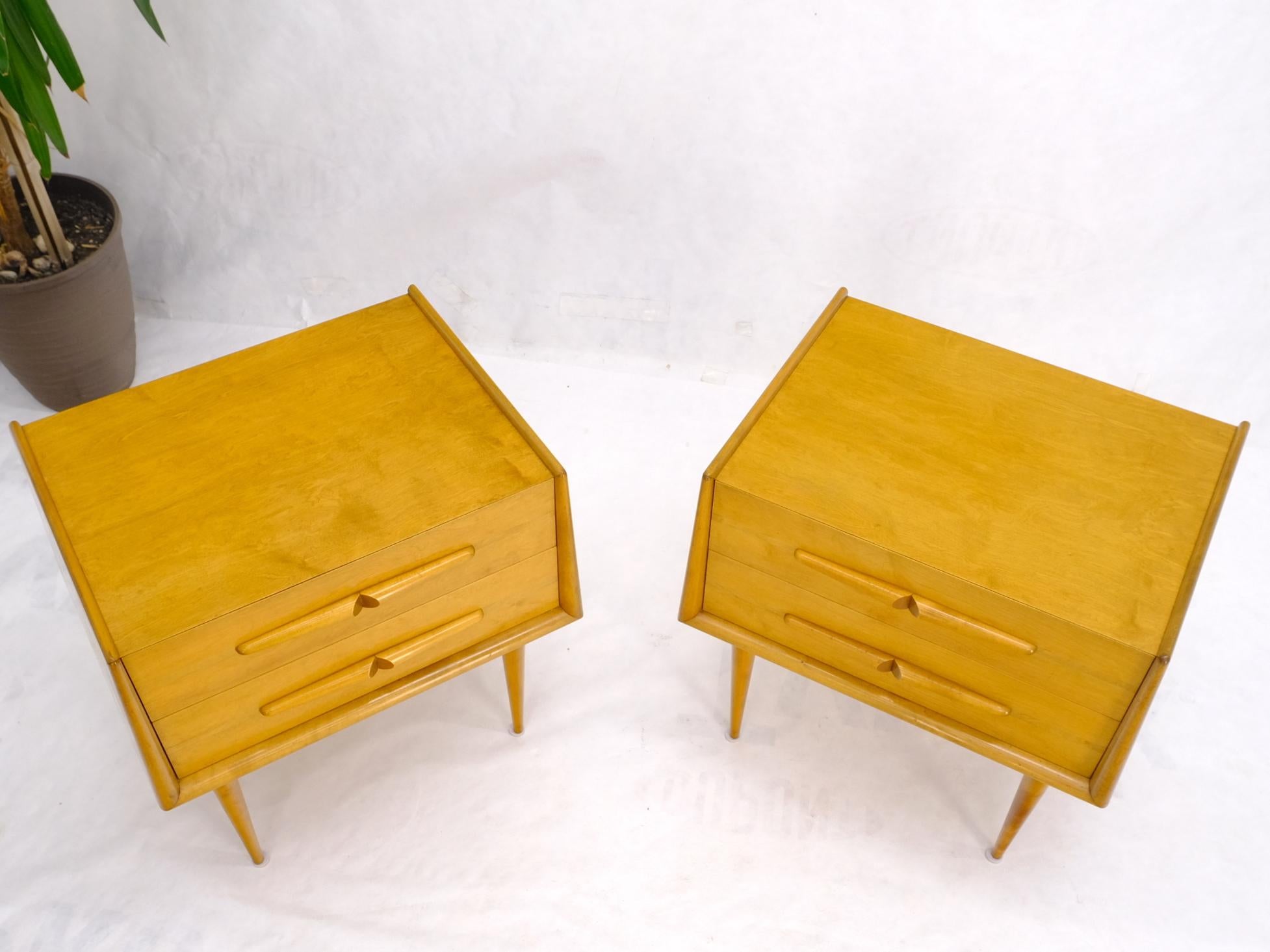 Pair of Honey Amber Lacquer Edmond Spence Two Drawer Nightstands End Tables For Sale 8