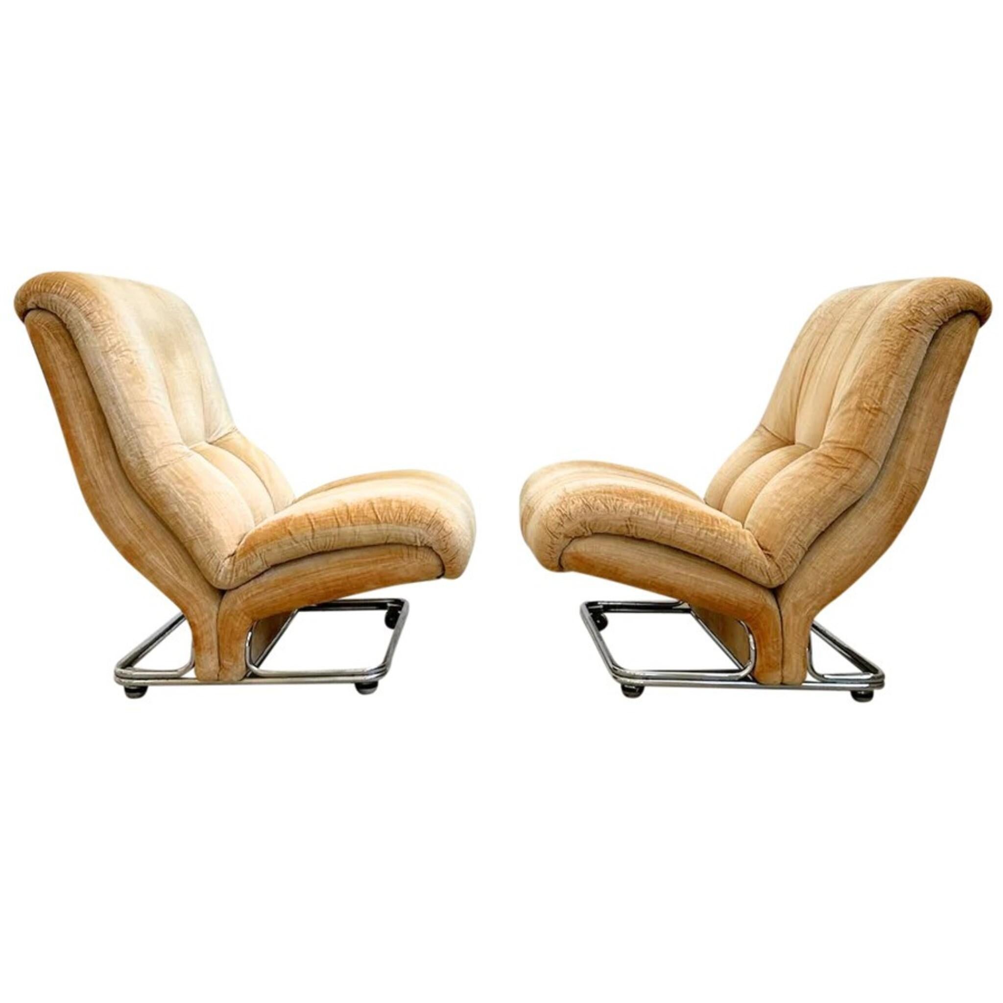 Post-Modern Pair of Honey Velvet Chrome Cantilever Lounge Chairs, 1970s For Sale