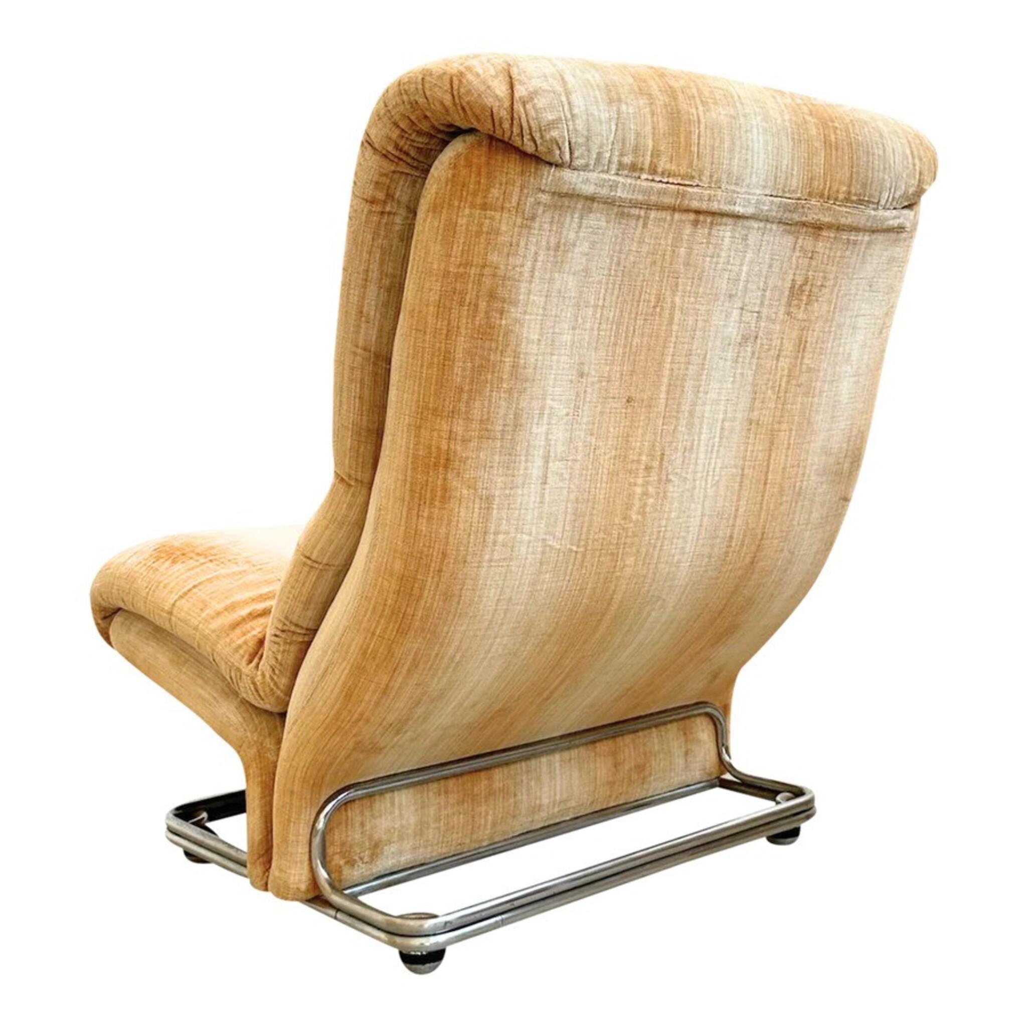 Pair of Honey Velvet Chrome Cantilever Lounge Chairs, 1970s In Good Condition For Sale In Los Angeles, CA