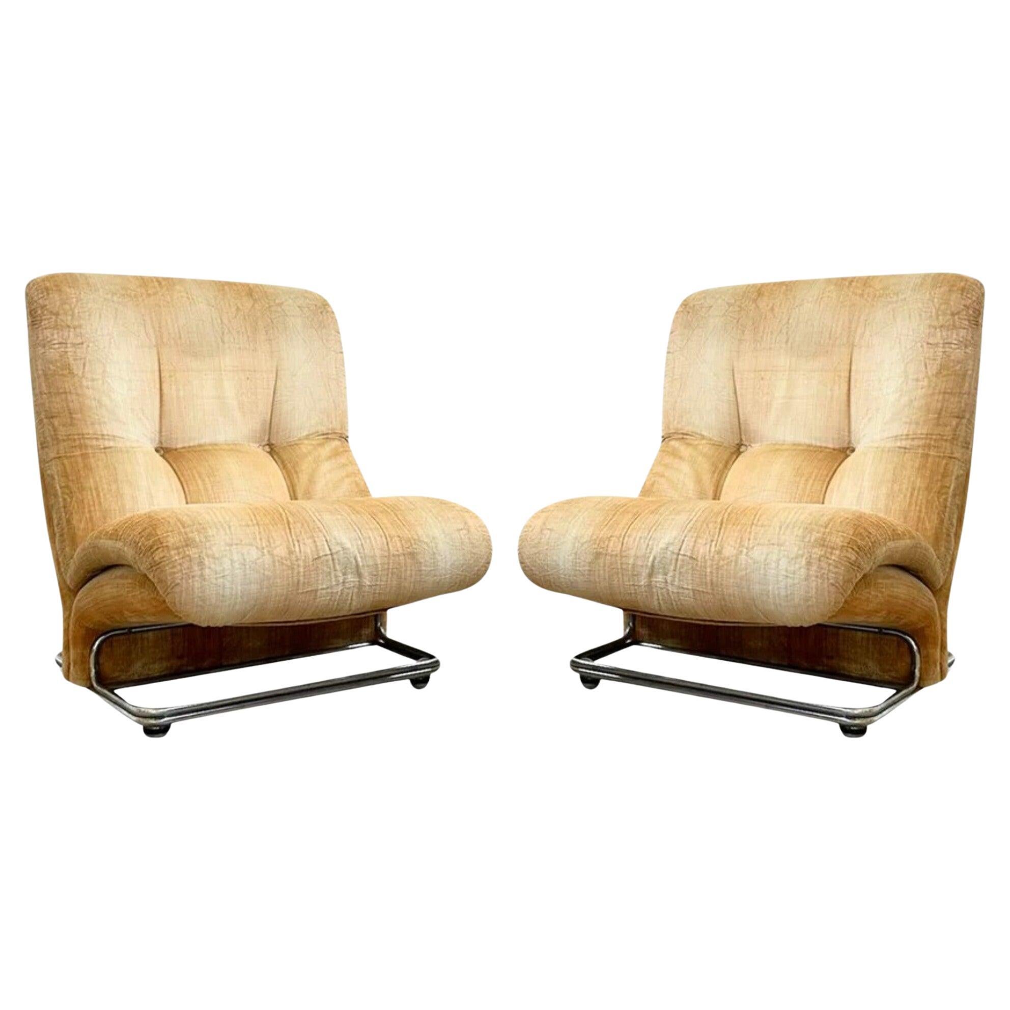 Pareja de tumbonas cantilever cromadas de terciopelo miel, años 70