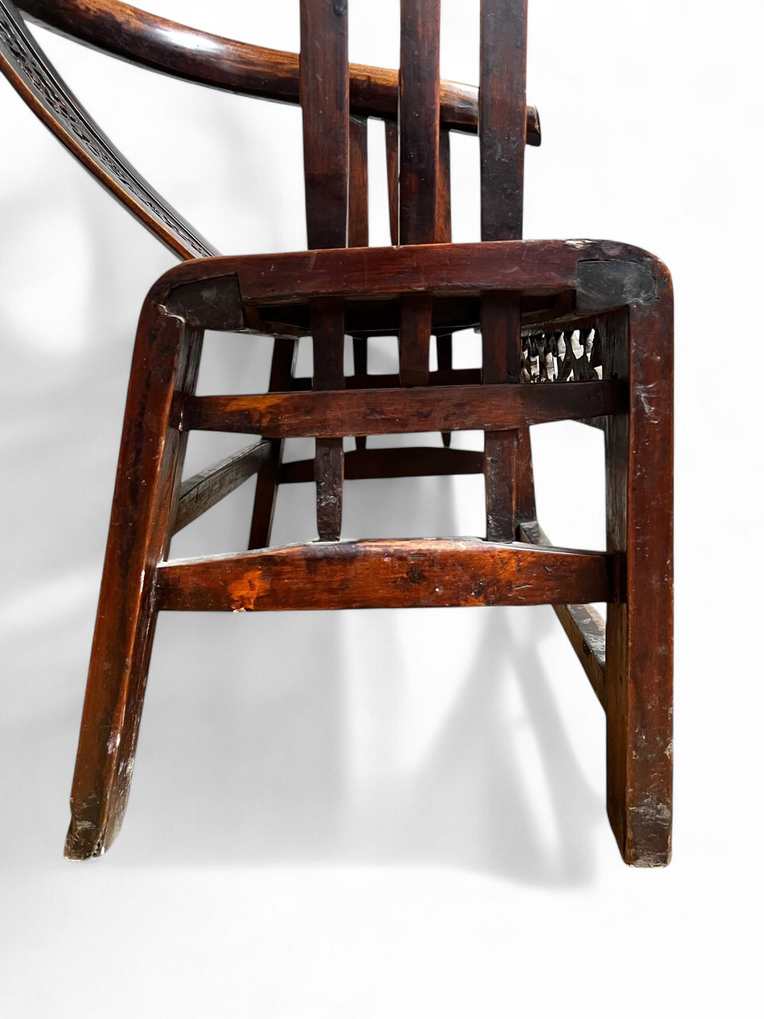 Paire de fauteuils à dossier en fer à cheval, Chine, dynastie Qing, XIXe siècle en vente 5