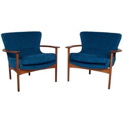 Ib Kofod-Larsen for Selig Lounge Chairs, a Pair, "Horseshoe Chair" Model 655-15