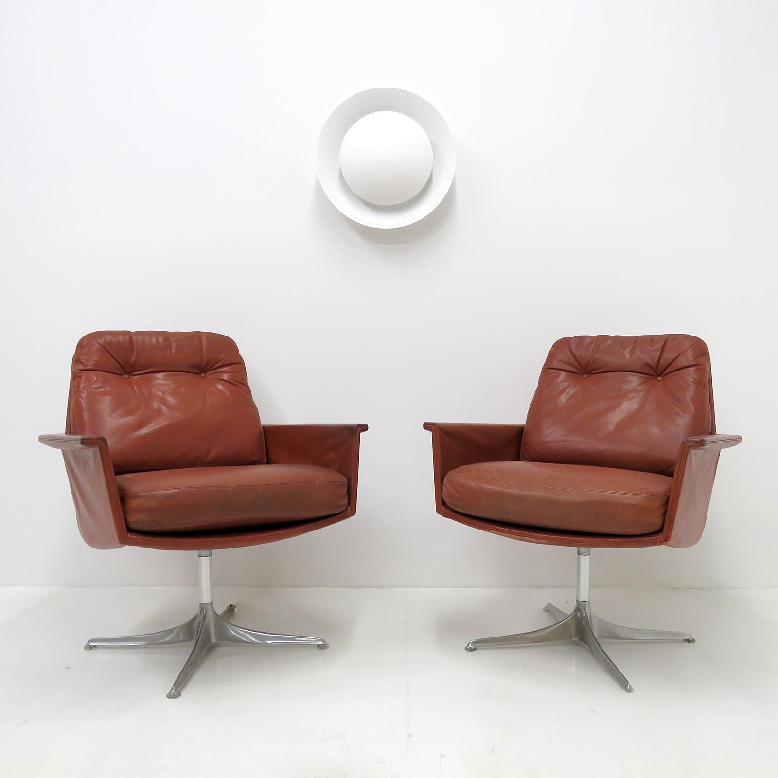 Paar Horst Brüning Sedia Lounge Chairs für Kill International, 1960er Jahre (Aluminium) im Angebot