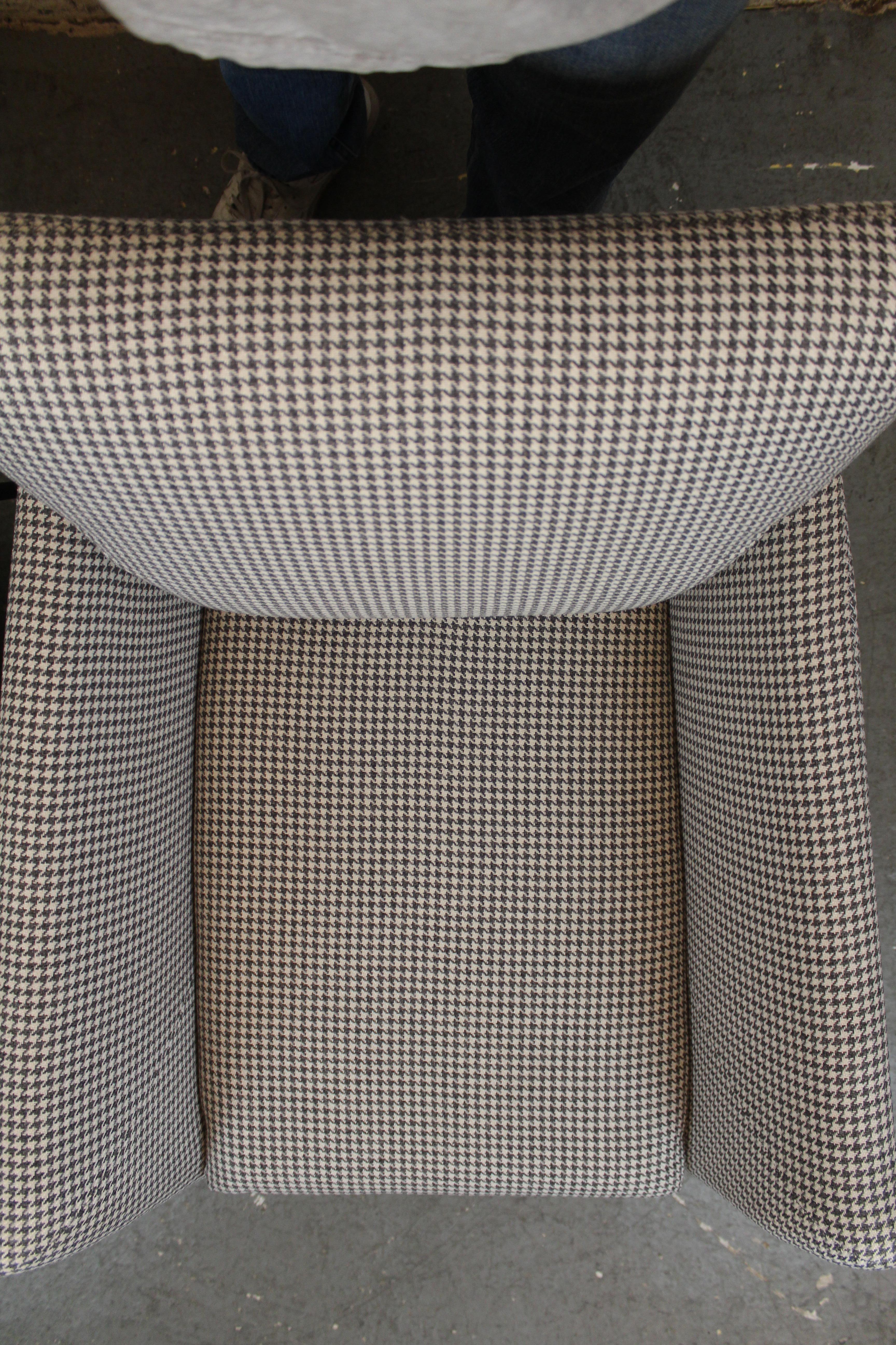 Metal Pair of Houndstooth 