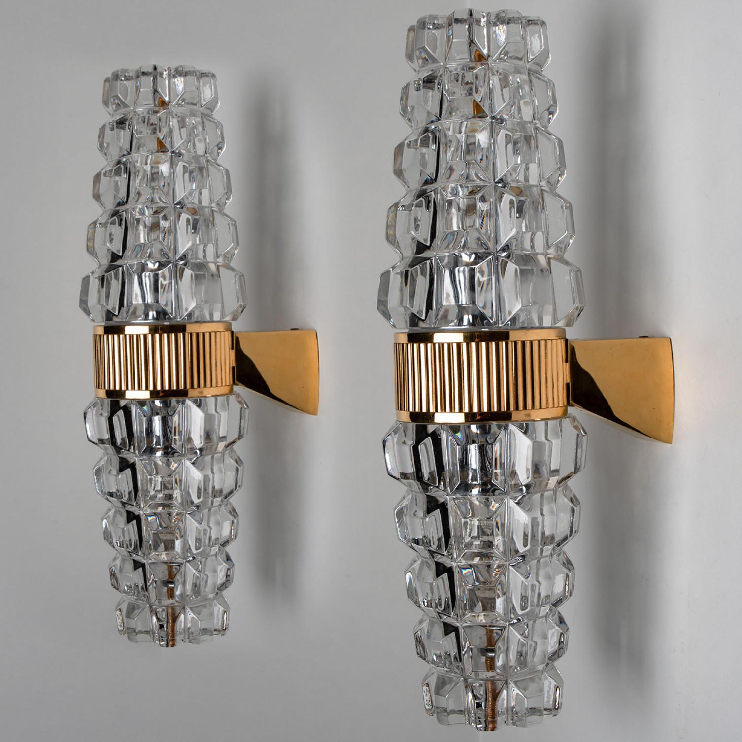 20th Century Pair of Hourglass Shaped Glass Brass Wall Sconce, France, 1970s
