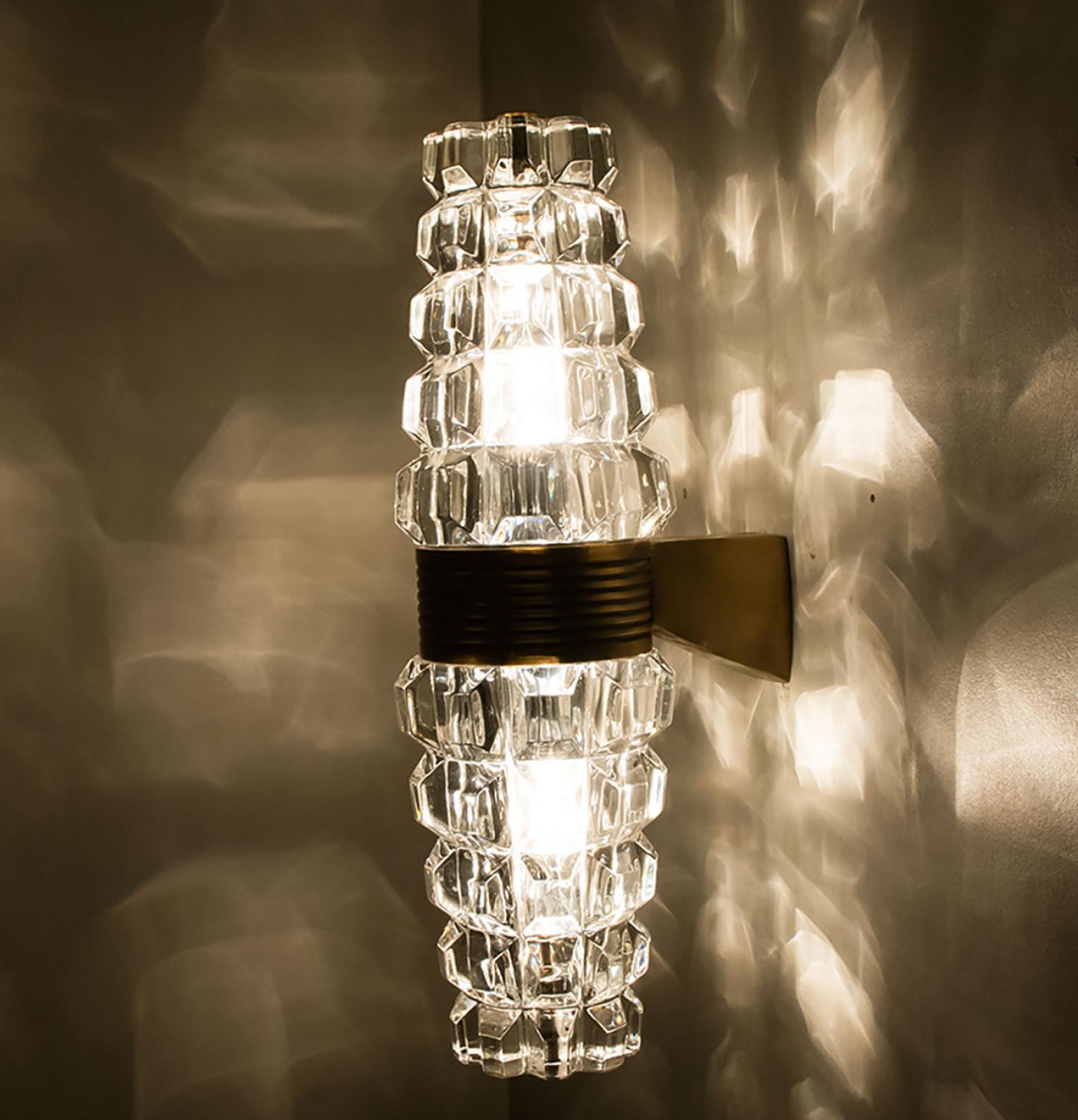 Pair of Hourglass Shaped Old Brass Wall Sconce, France, Europe, 1970s For Sale 4