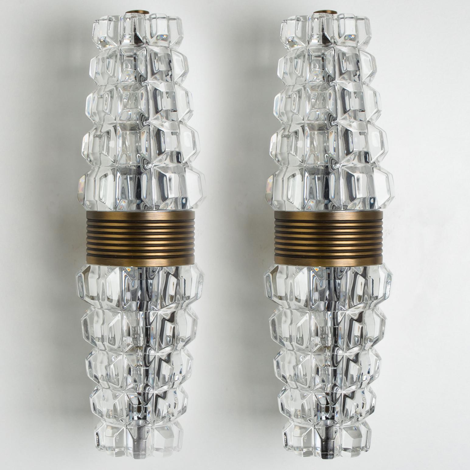Pair of Hourglass Shaped Old Brass Wall Sconce, France, Europe, 1970s For Sale 6