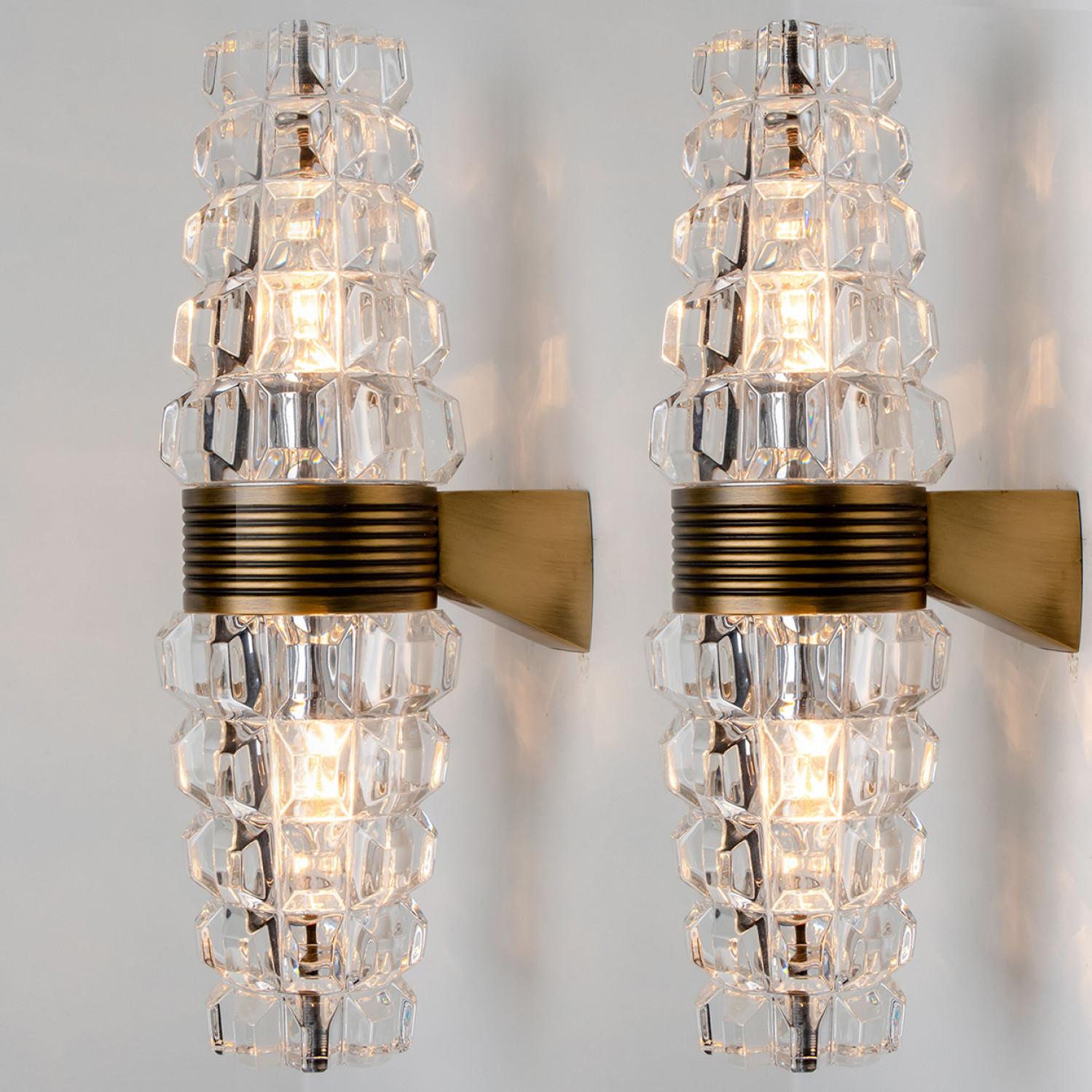 Pair of Hourglass Shaped Old Brass Wall Sconce, France, Europe, 1970s For Sale 7