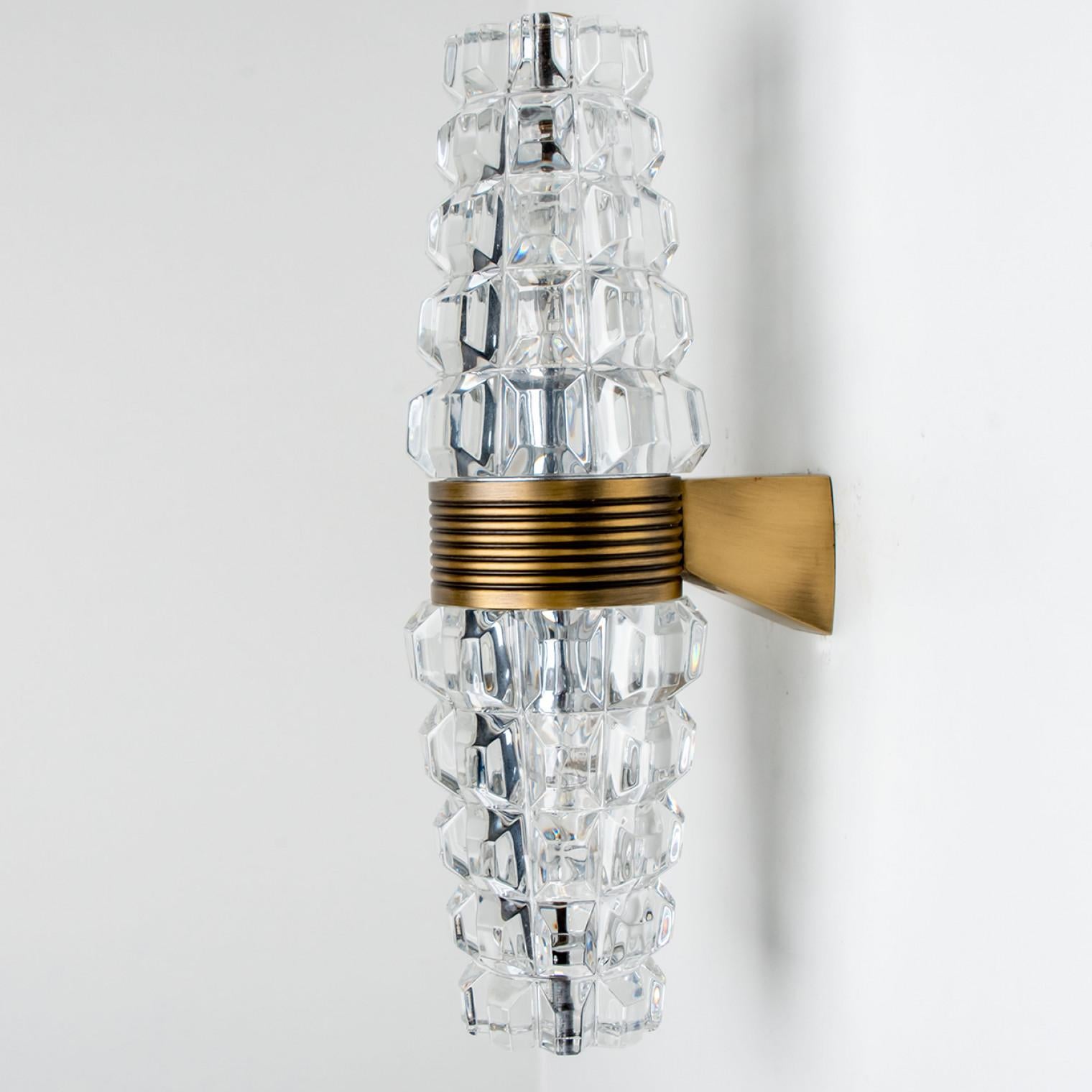 20th Century Pair of Hourglass Shaped Old Brass Wall Sconce, France, Europe, 1970s For Sale