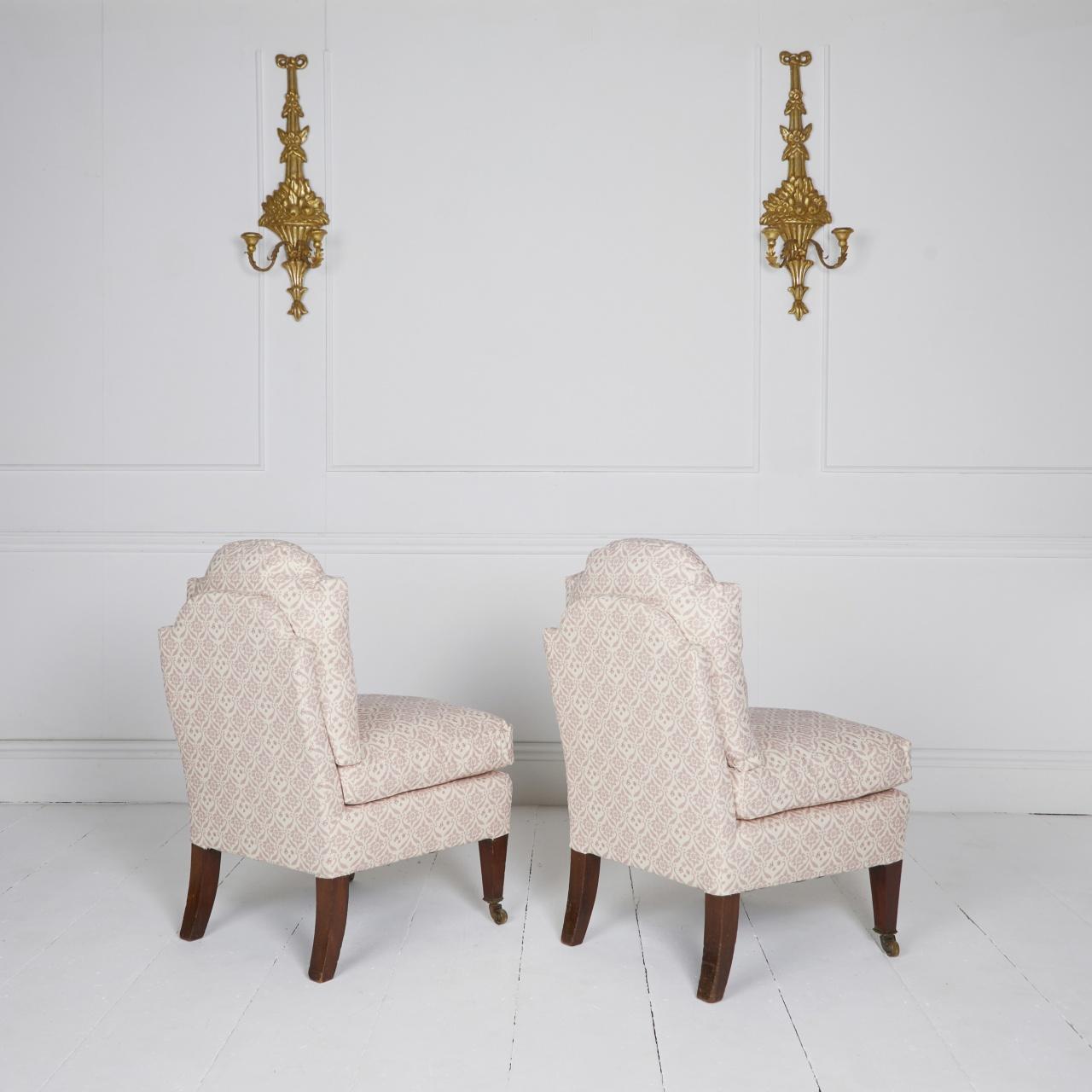 Pair of Howard & sons bout de pied bedroom nursing chairs In Good Condition For Sale In Stroud, GB