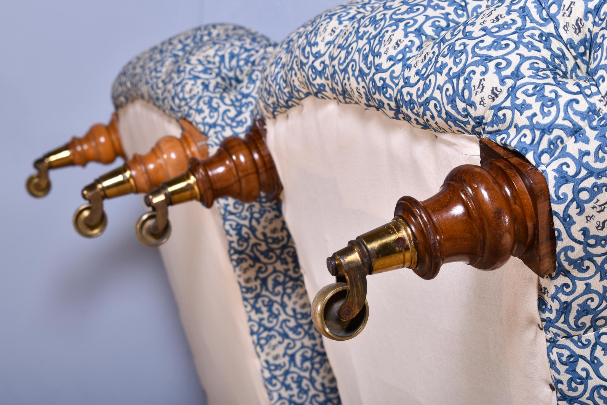 Pair Of Howard & Sons Deep-Buttoned Armchairs For Sale 1