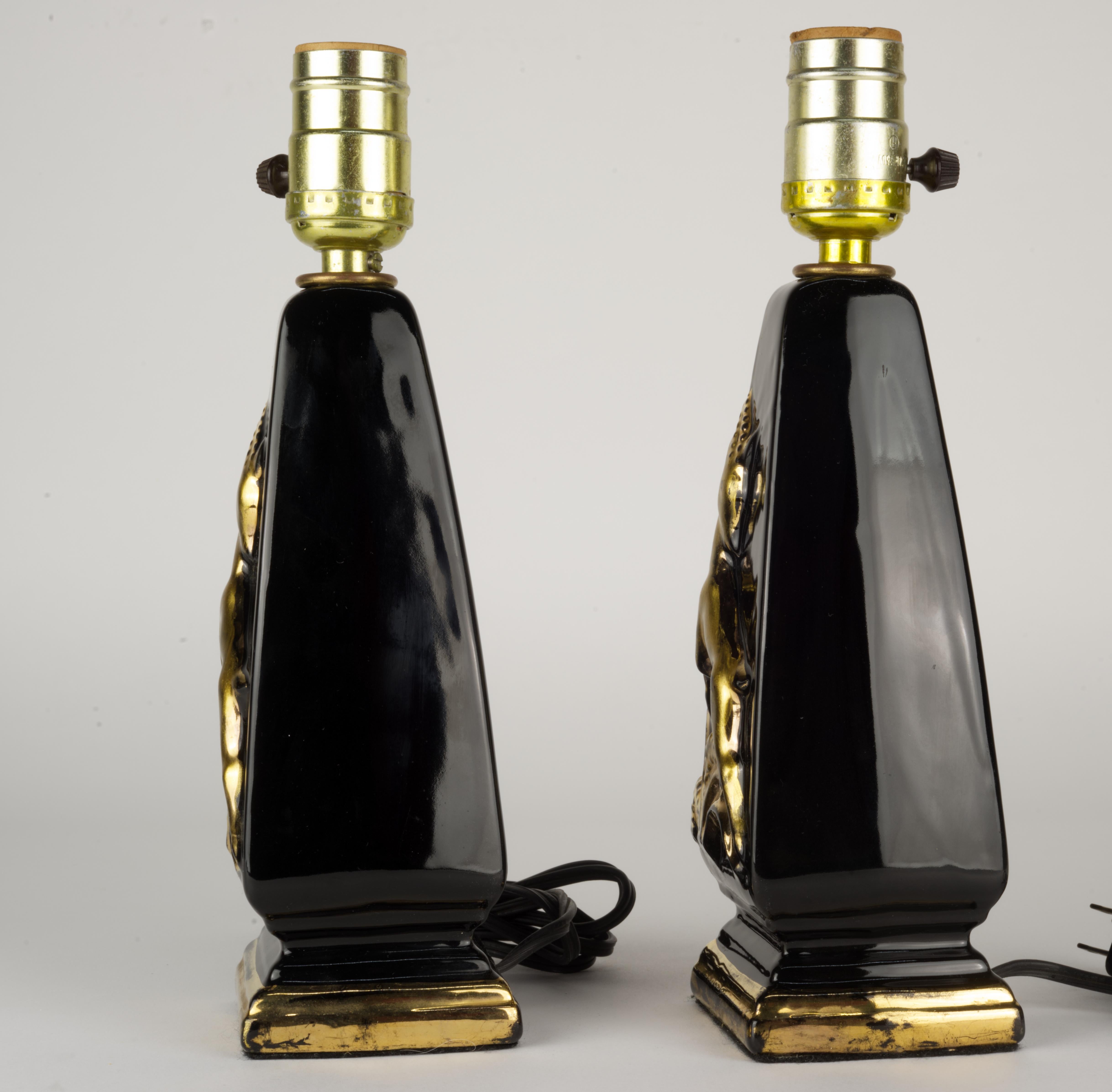 Paire de lampes de table d'appoint Howell en céramique noire et or moderne du milieu du siècle dernier Bon état - En vente à Clifton Springs, NY
