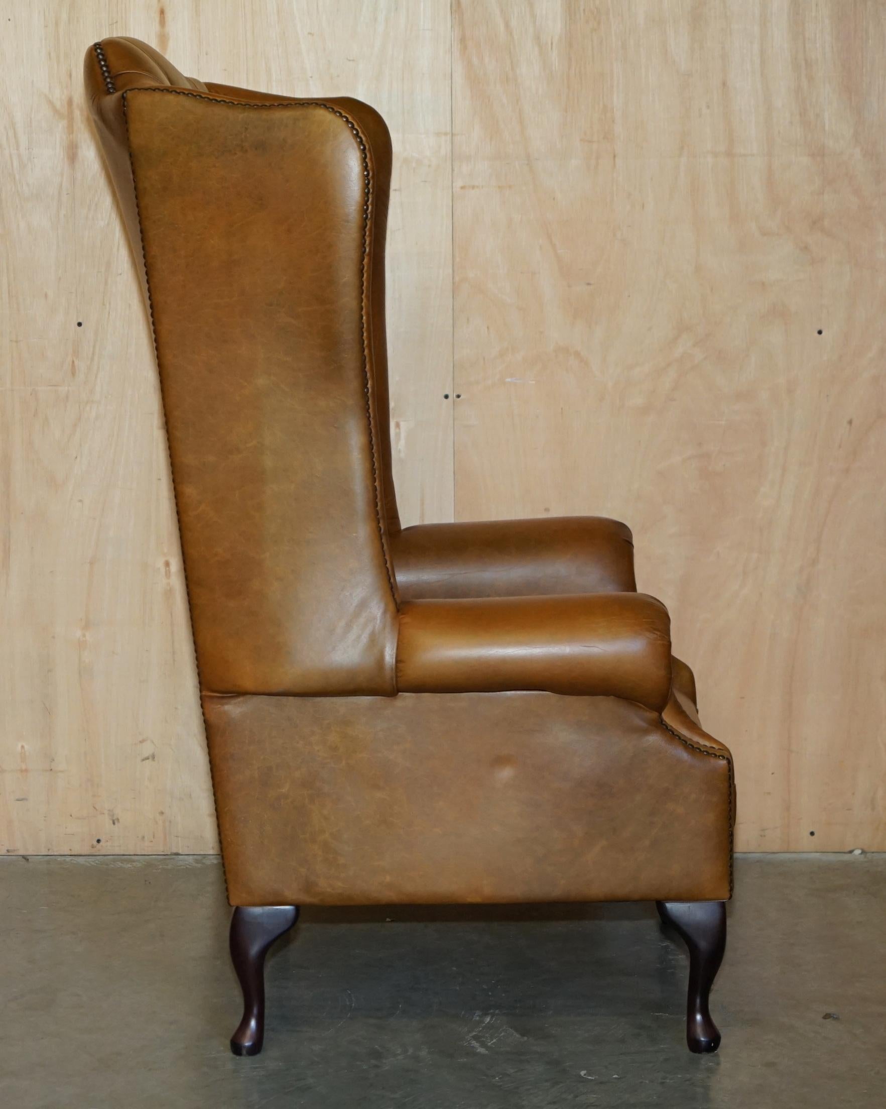 PAIR OF HUGE 132CM TALL HERITAGE BROWN LEATHER CHESTERFIELD WINGBACK ARMCHAIRs For Sale 4