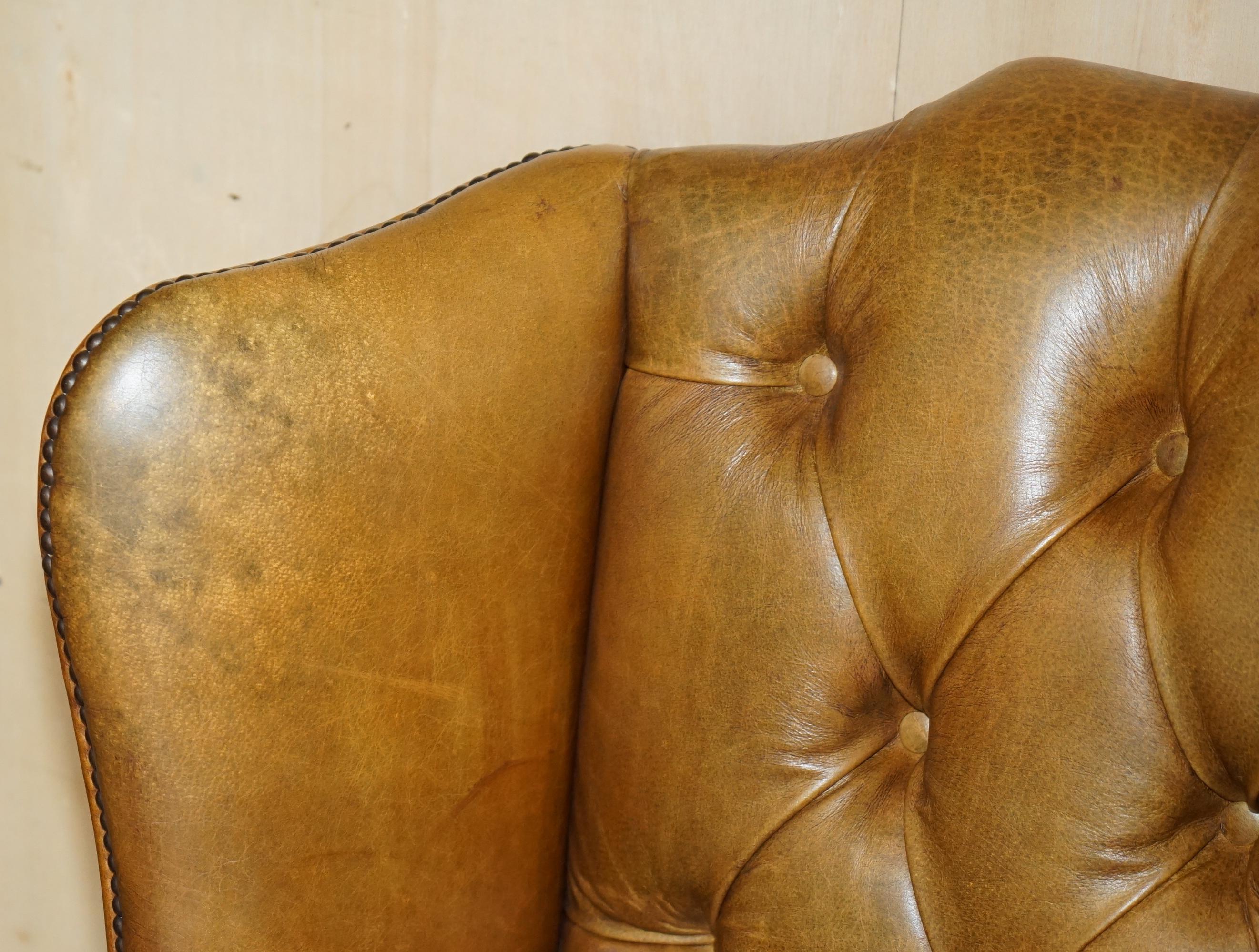 PAIR OF HUGE 132CM TALL HERITAGE BROWN LEATHER CHESTERFIELD WINGBACK ARMCHAIRs For Sale 10