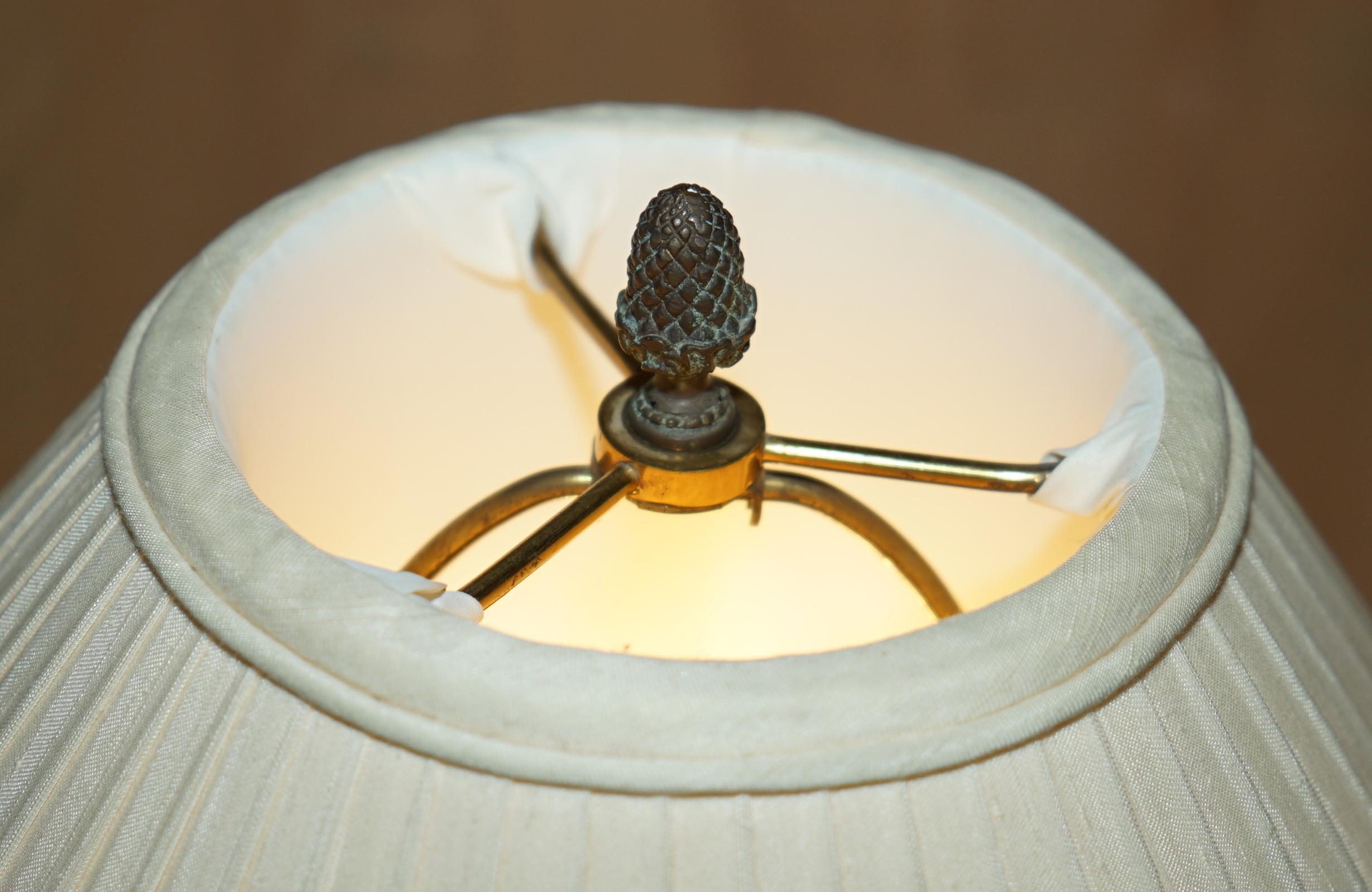 PAIR OF HUGE 95CM GRAND TOUR STYLE ROMAN CORiNTHIAN PILLAR BRASS DESK LAMPS For Sale 8