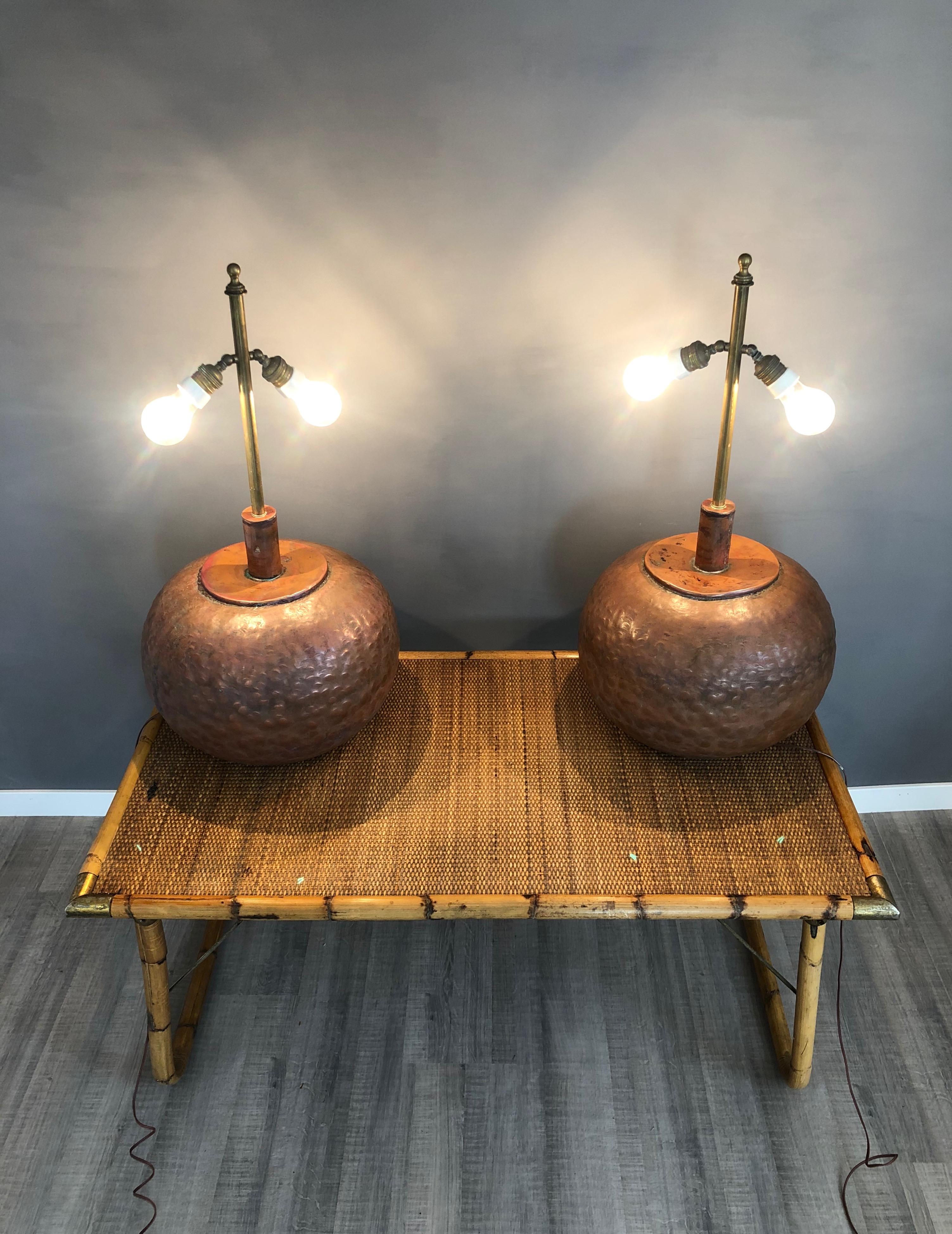 Mid-Century Modern Pair of Huge Adjustable Copper Table Lamps with Brass, 1970s, Florence, Italy For Sale