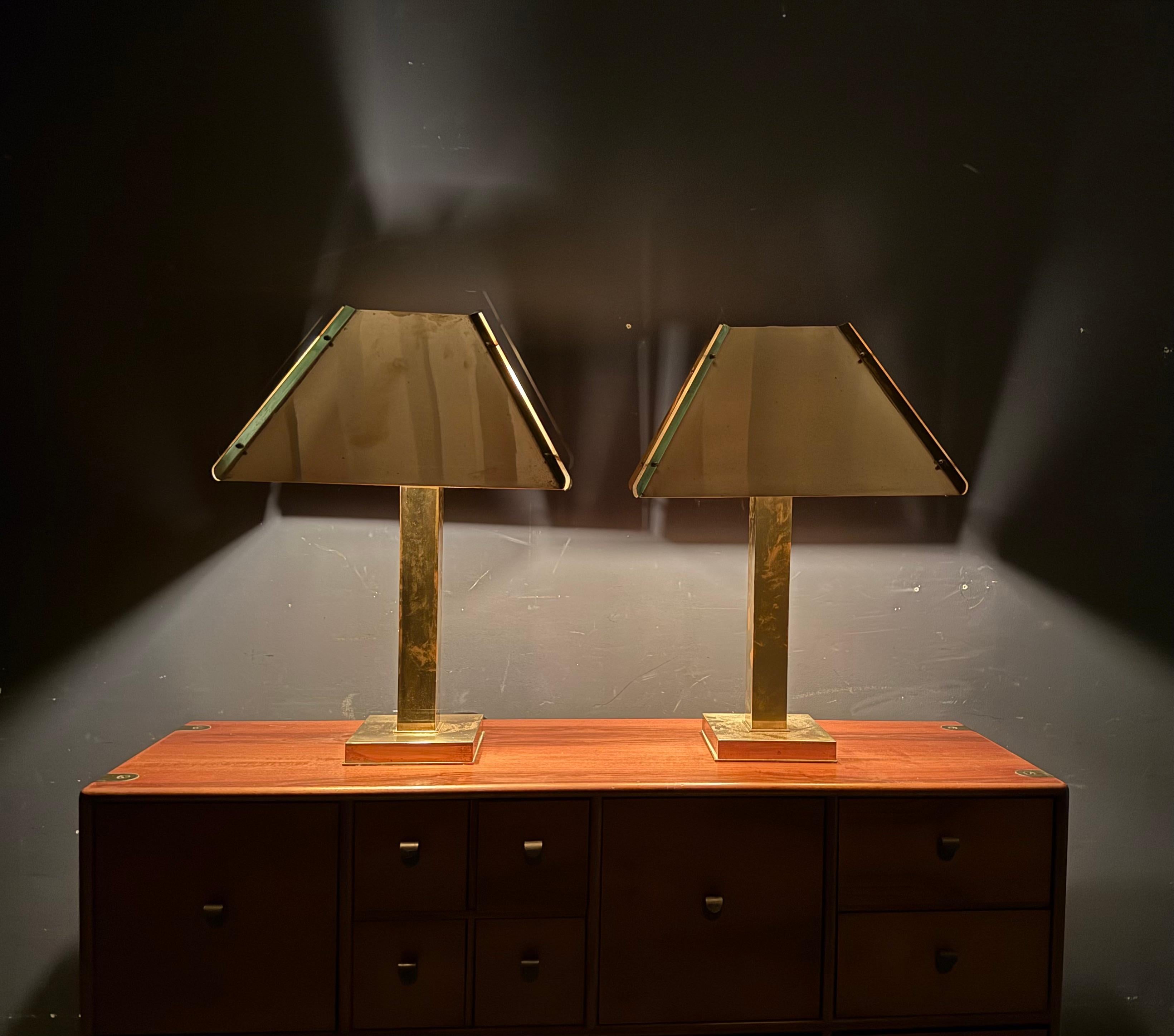 Paire d'énormes et lourdes lampes de table en laiton att. curtis jere en vente 1