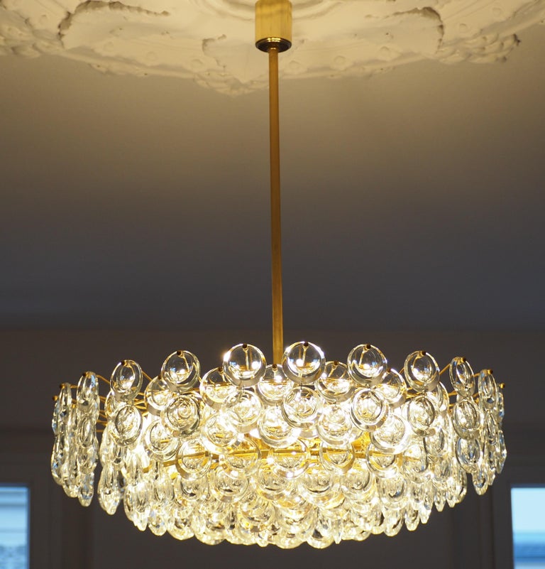 Pair of Huge Gold-Plated and Cut Glass Chandeliers by Palwa, circa 1960s For Sale 5