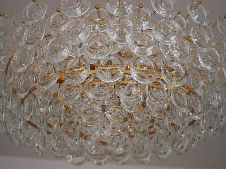 Mid-20th Century Pair of Huge Gold-Plated and Cut Glass Chandeliers by Palwa, circa 1960s For Sale
