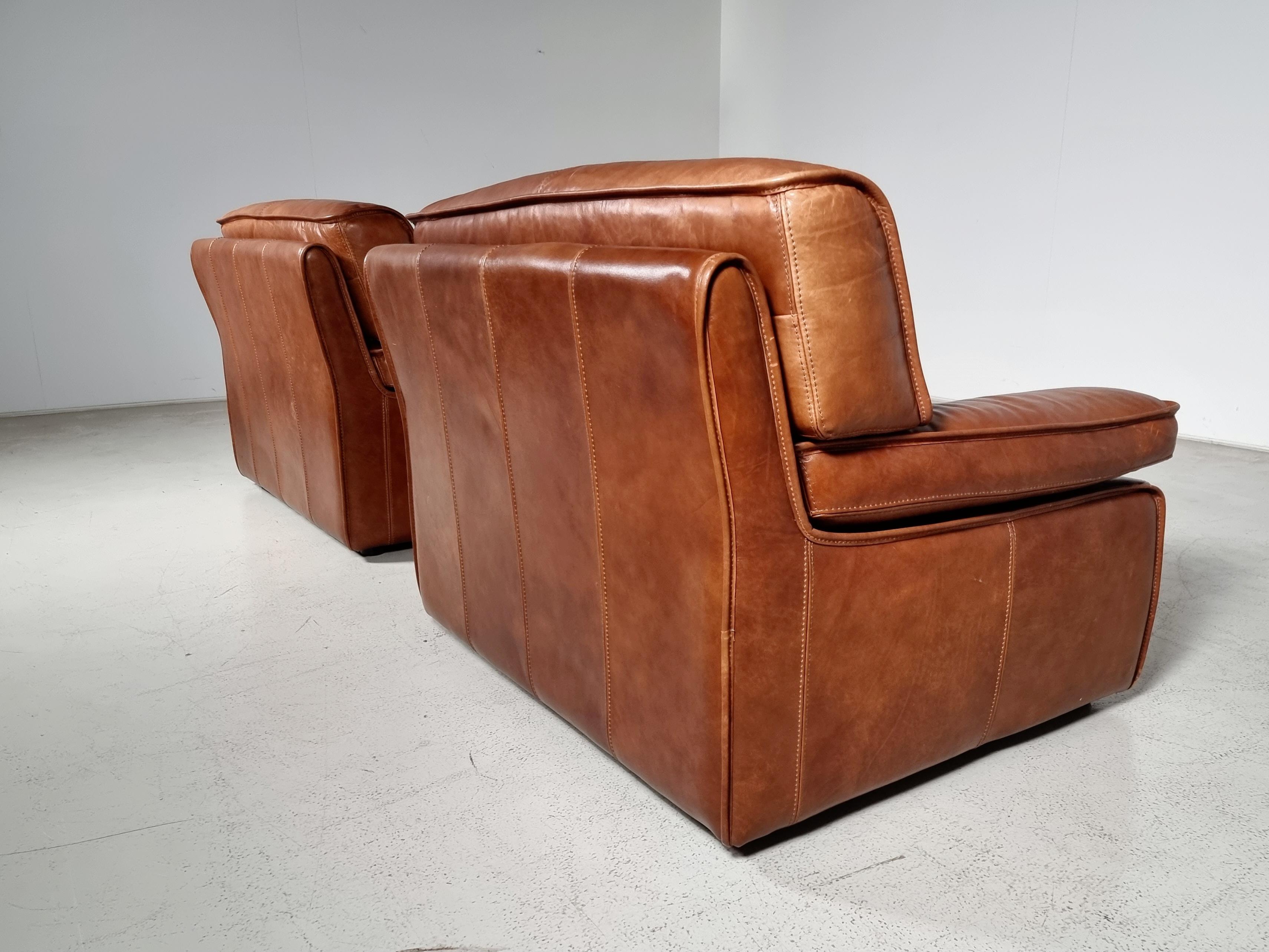 Pair of Huge Italian Lounge Chairs in Cognac Buffalo Leather, 1970s For Sale 3