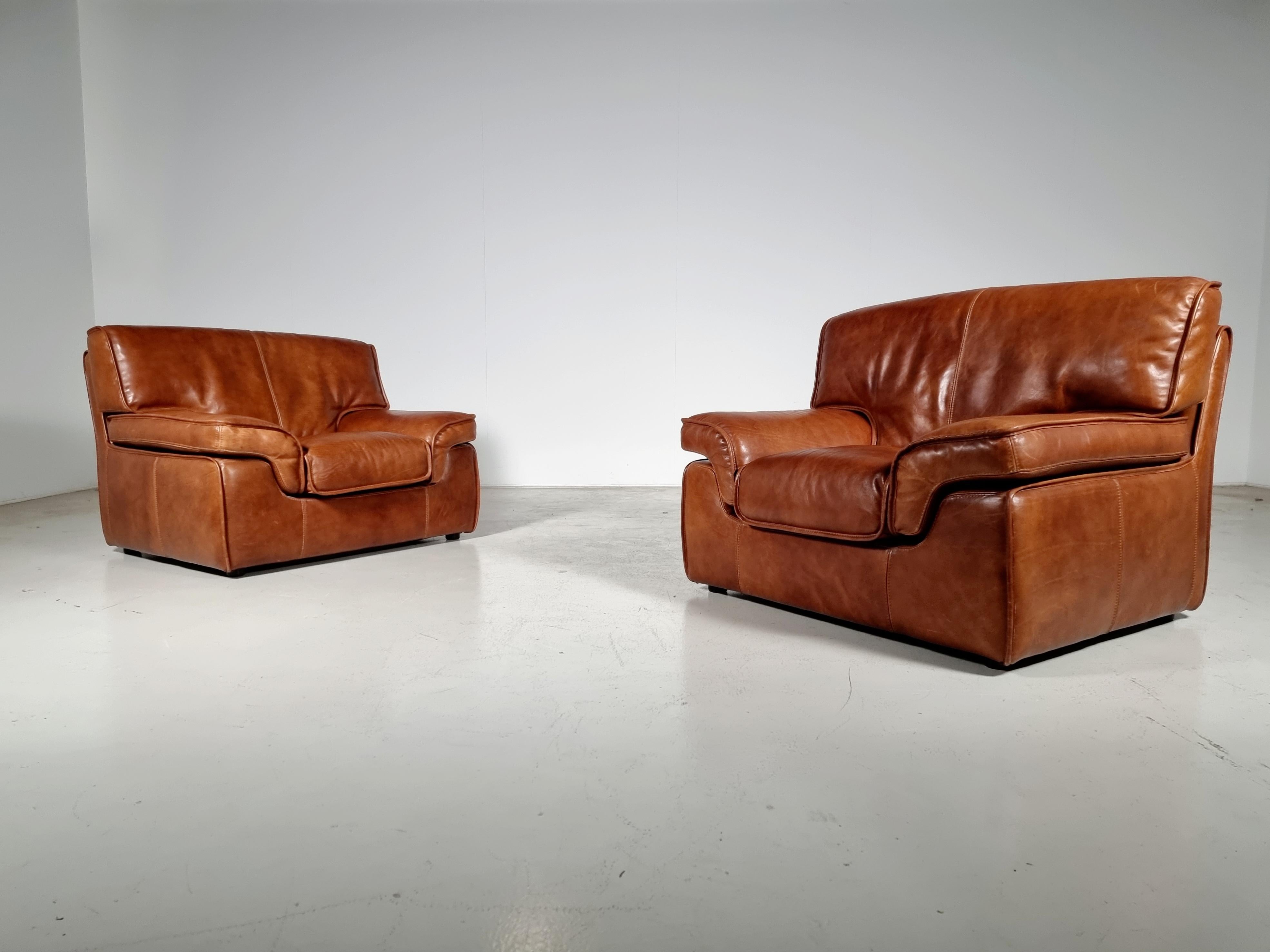 Mid-Century Modern Pair of Huge Italian Lounge Chairs in Cognac Buffalo Leather, 1970s For Sale
