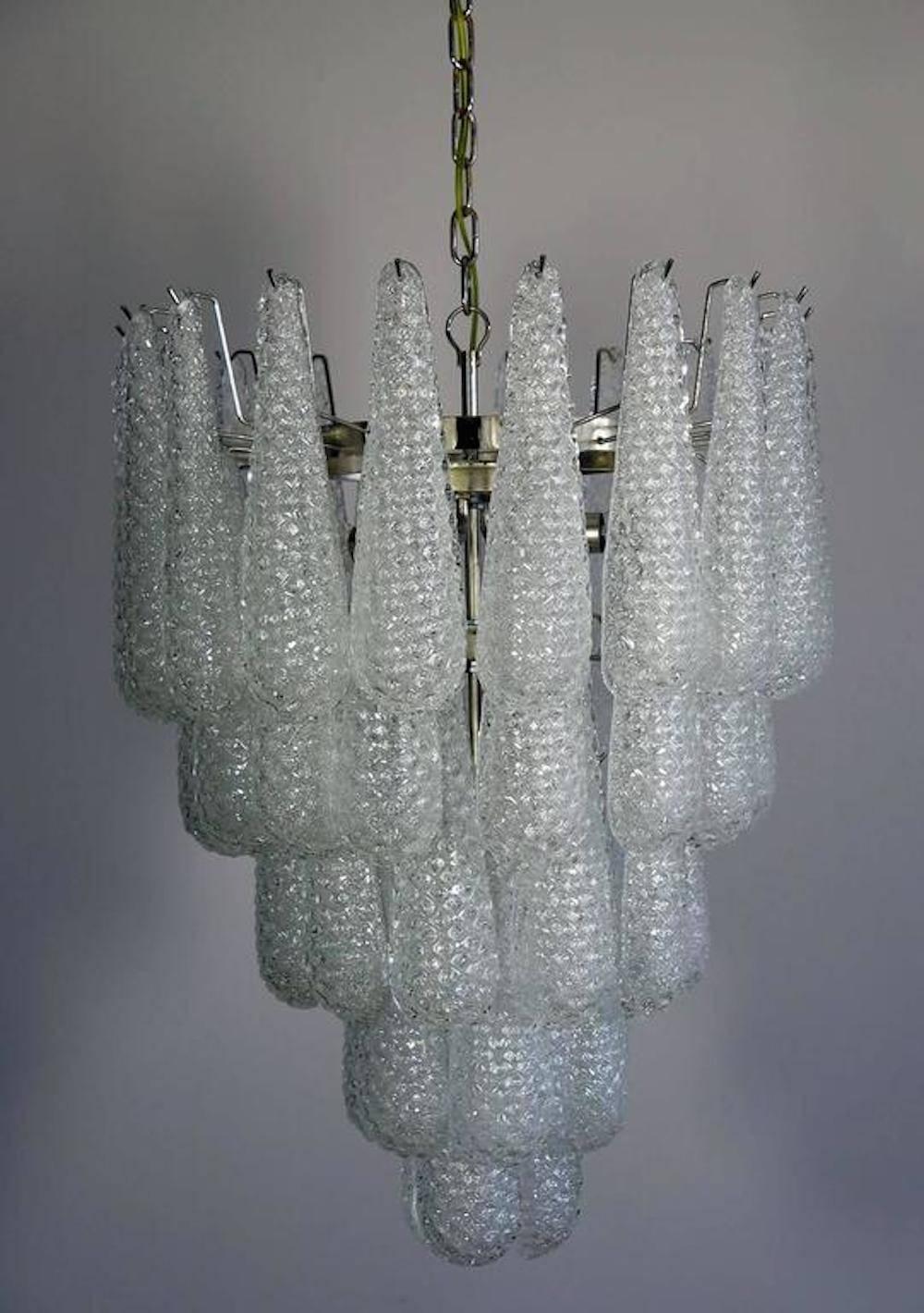 Paire de grands lustres italiens de Murano, 52 pétales de verre en forme de goutte, 1970 en vente 8