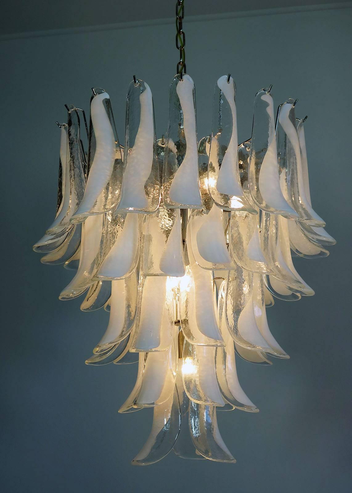 Pair of Huge Italian Vintage Murano Chandelier Made by 52 Glass Petals, 1970s For Sale 4