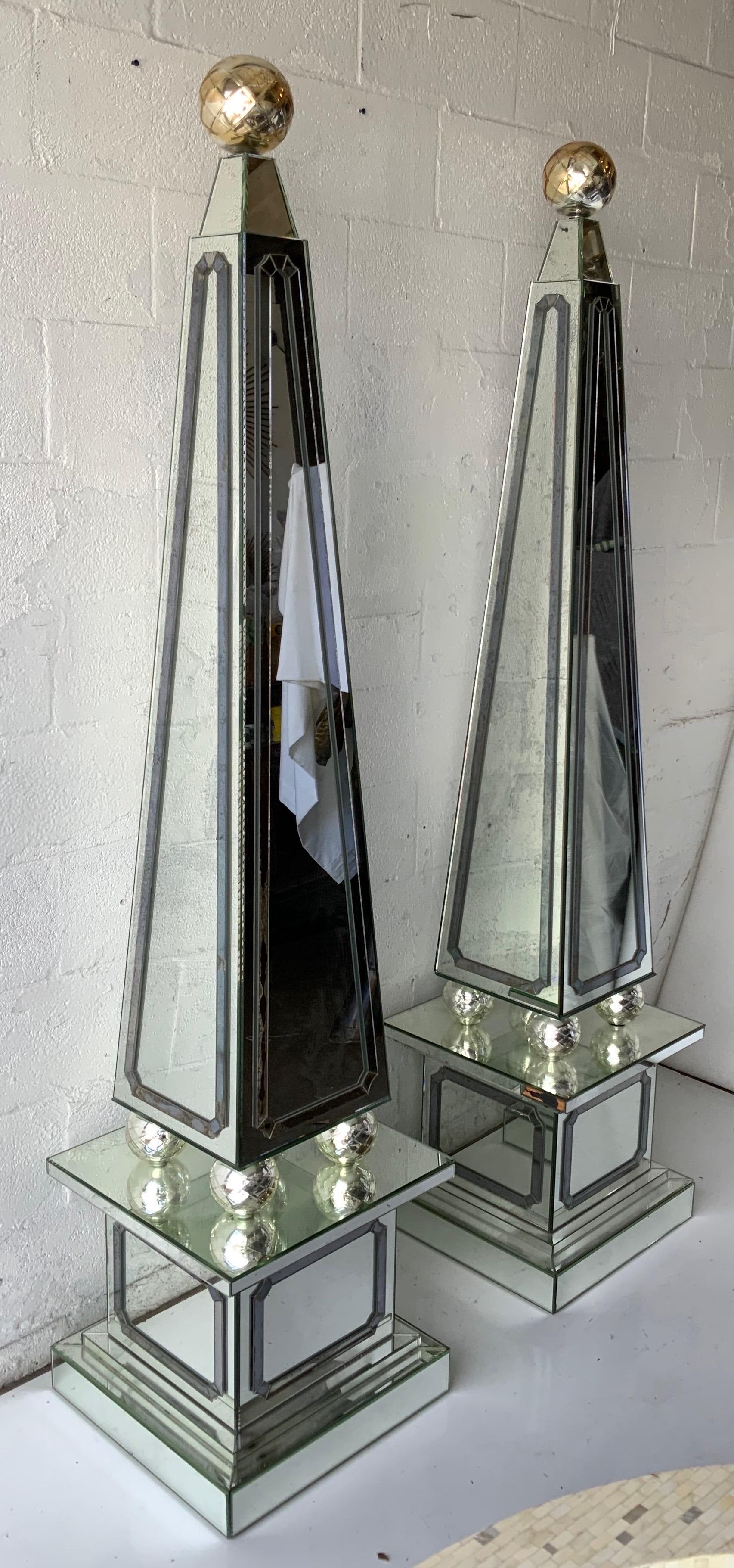 Pair of Huge Midcentury Mirrored Obelisks  For Sale 3