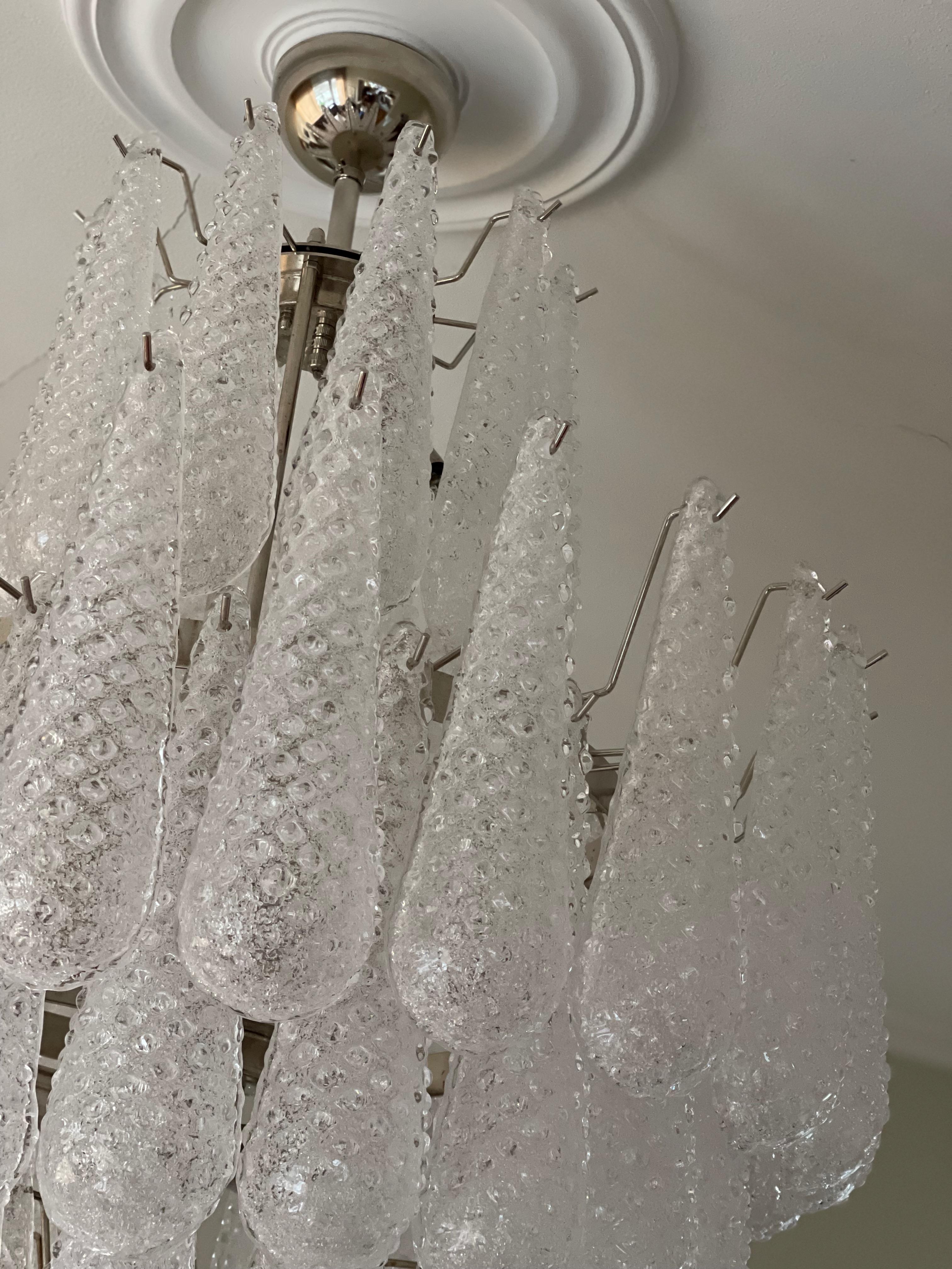 Coppia di enormi lampadari di Murano nello stile di Venini in vendita 1