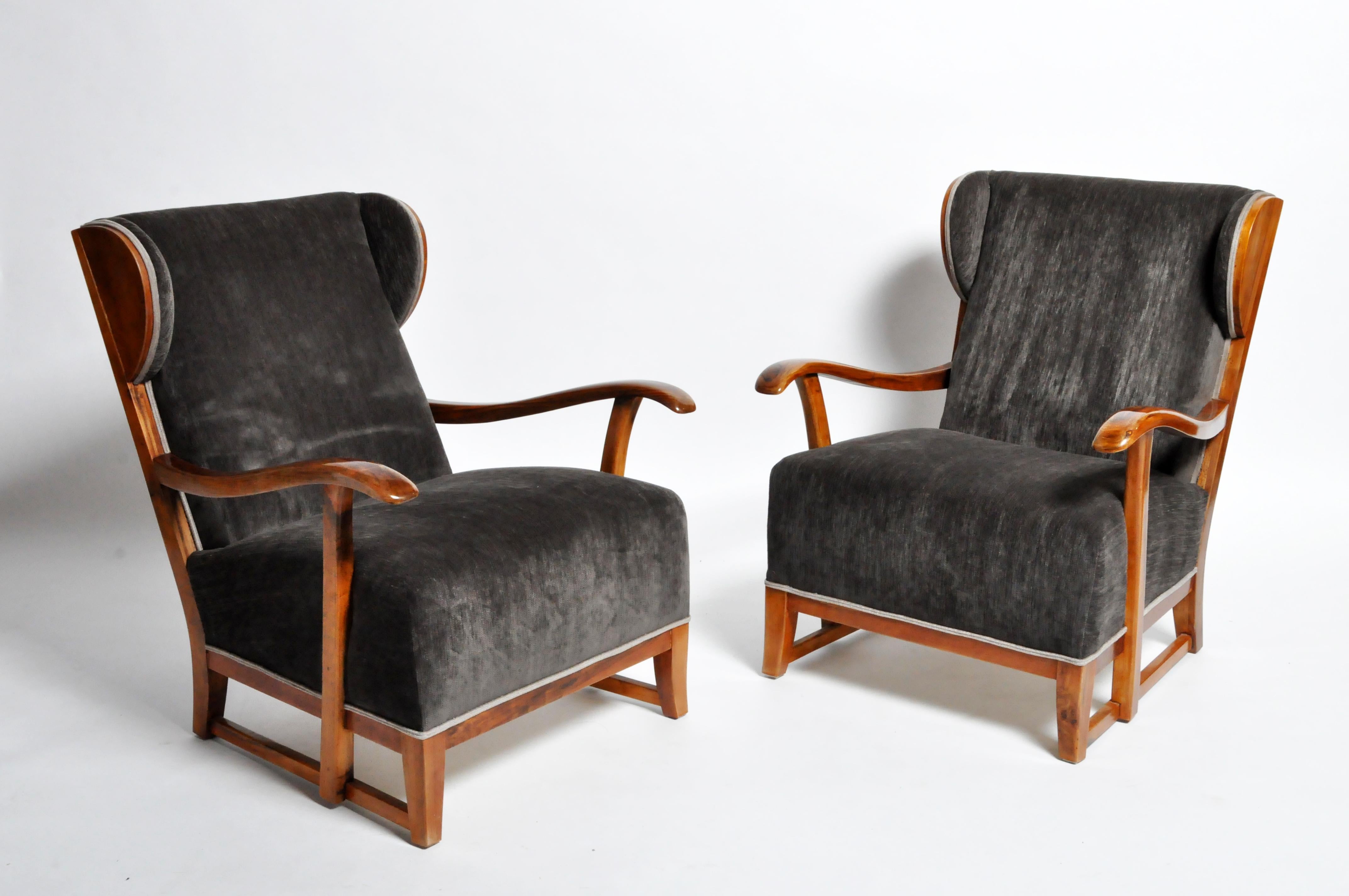 20th Century Pair of Hungarian Solid Walnut Armchairs