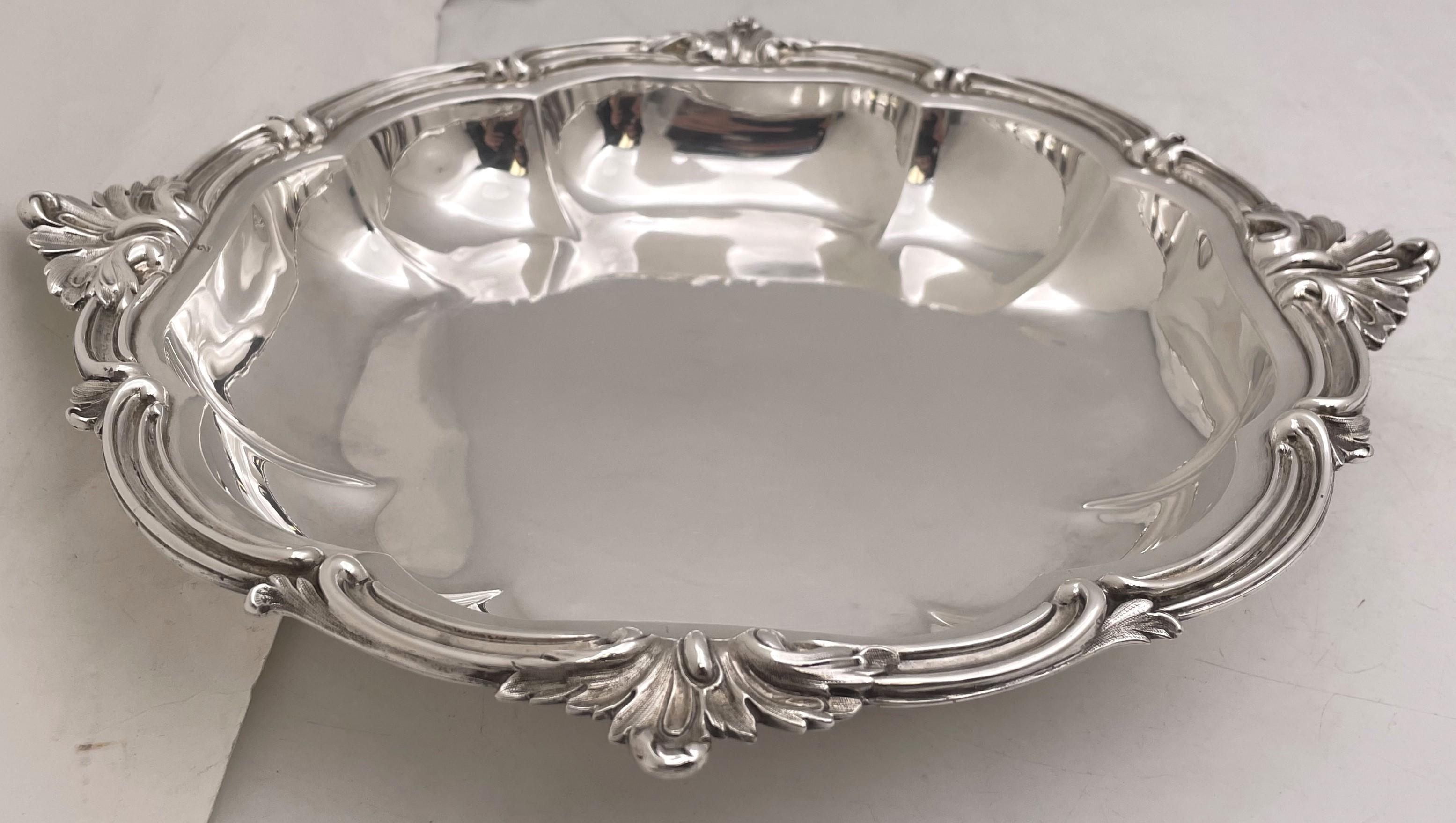Pair of Hunt (Assistant to Storr) Sterling Silver 1850 Covered Vegetable Dishes In Good Condition For Sale In New York, NY