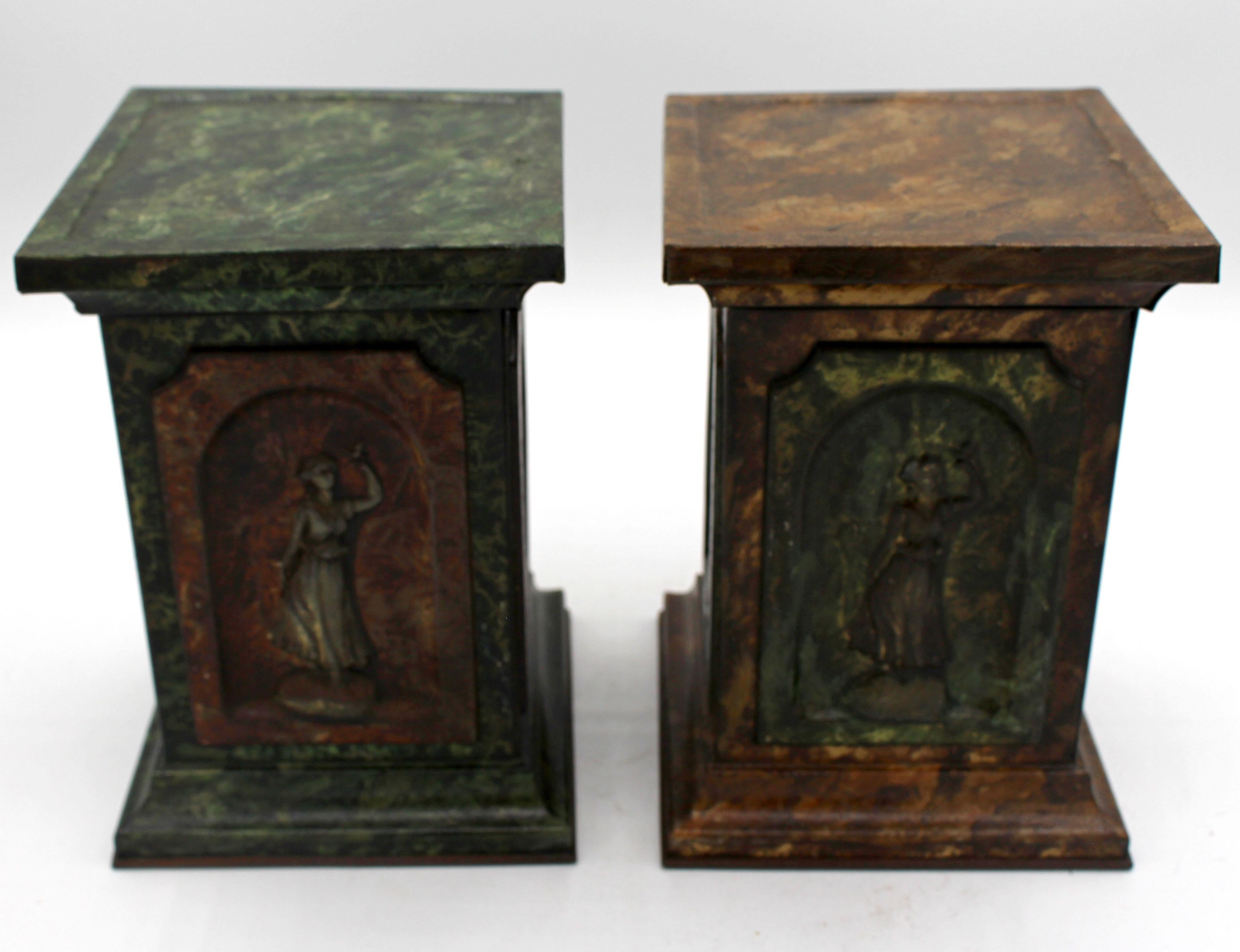 Pair of Huntley & Palmers Sculpture Pedestal Form Biscuit Tin Boxes, circa 1909 In Good Condition For Sale In Chapel Hill, NC