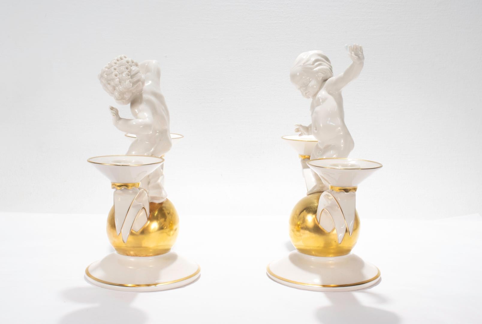 Allemand Paire de candélabres en porcelaine Art Déco Hutschenreuther de K. Tutter avec Putti en vente