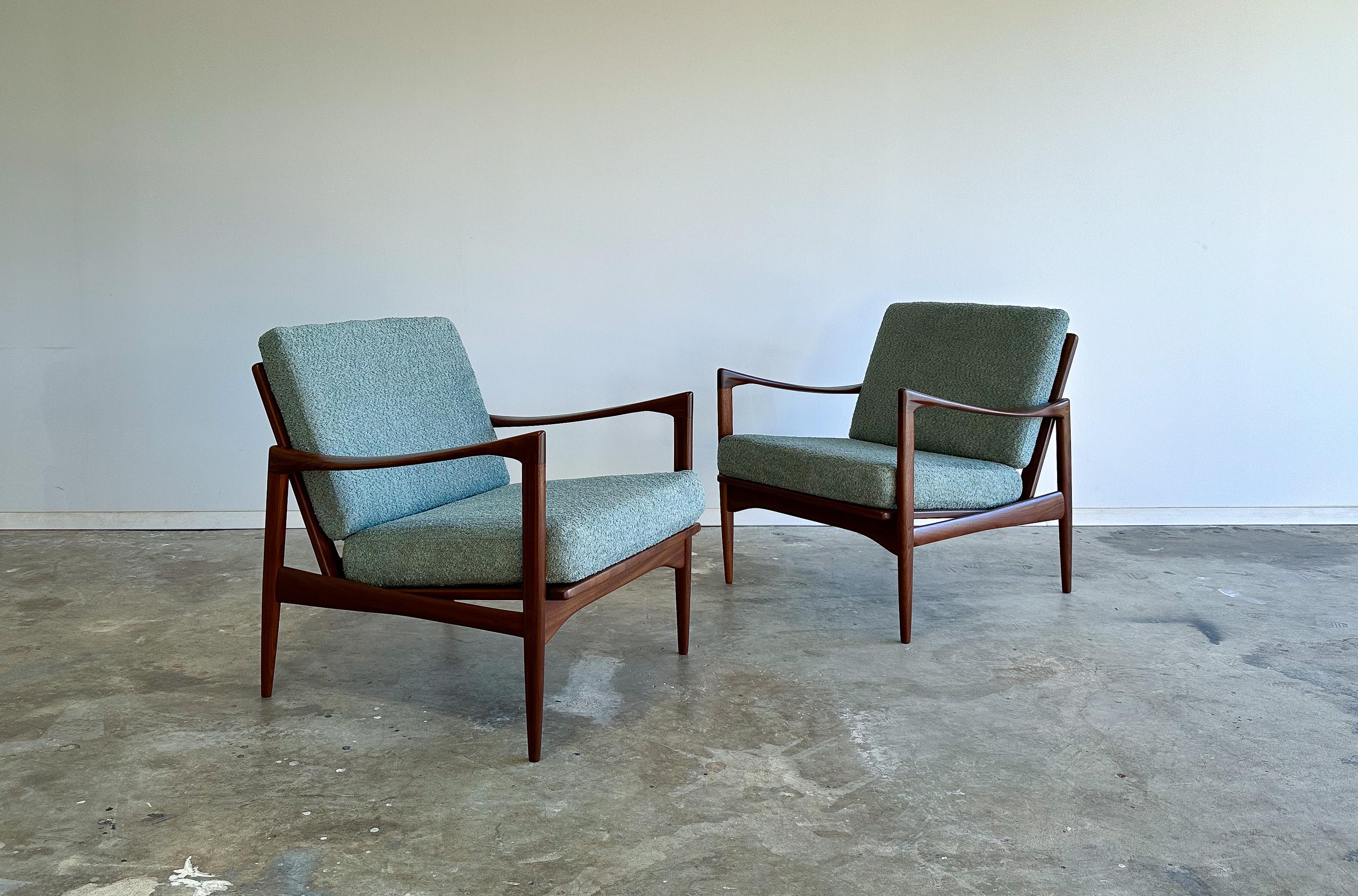 Mid-Century Modern Pair of Ib Kofod-Larsen Candidate Lounge Chairs, Denmark, 1960s