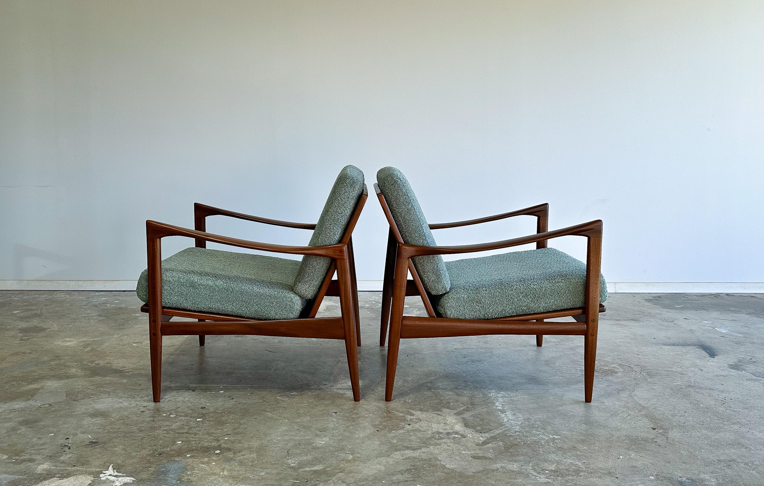 Pair of Ib Kofod-Larsen Candidate Lounge Chairs, Denmark, 1960s 1