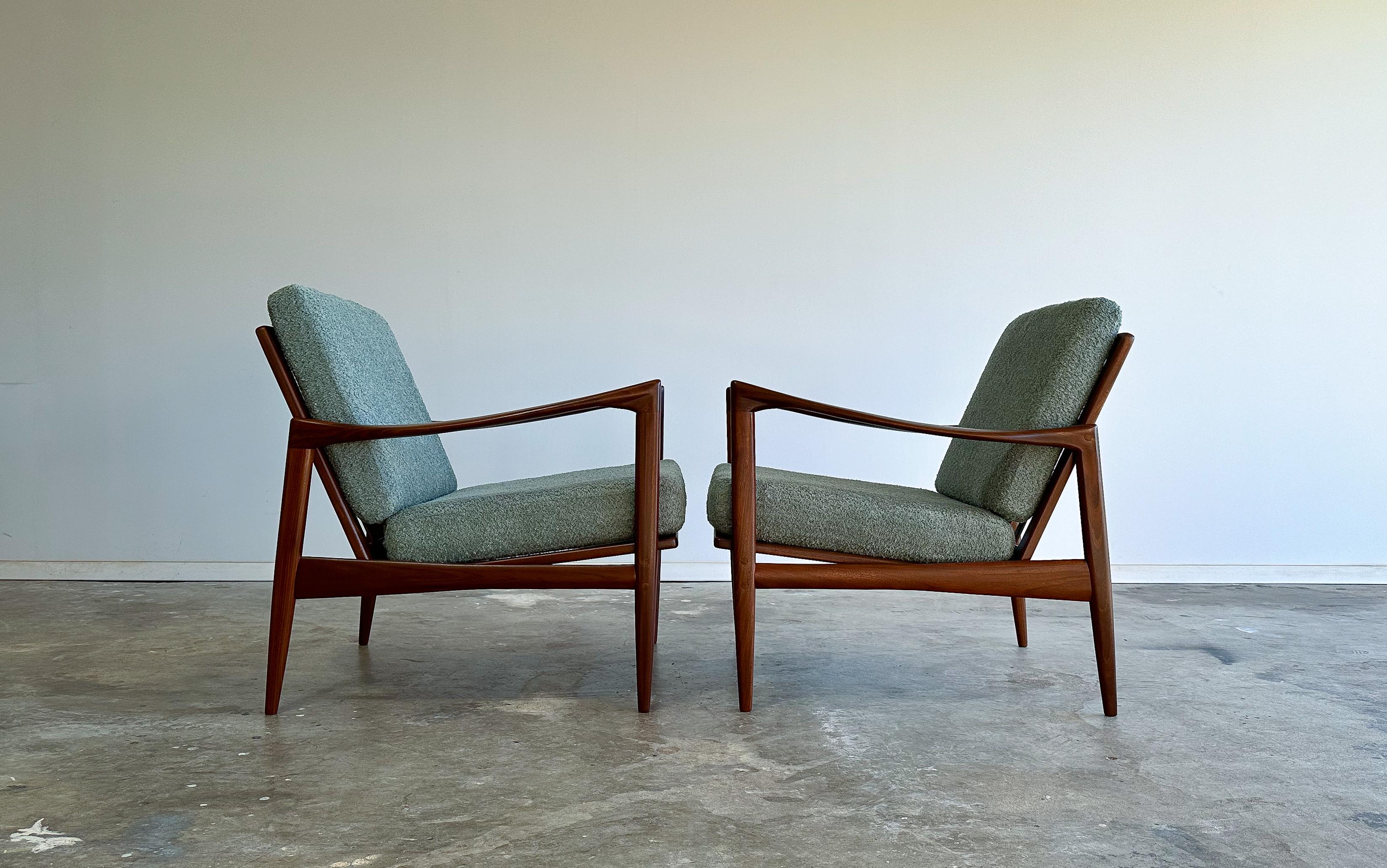 Pair of Ib Kofod-Larsen Candidate Lounge Chairs, Denmark, 1960s 2