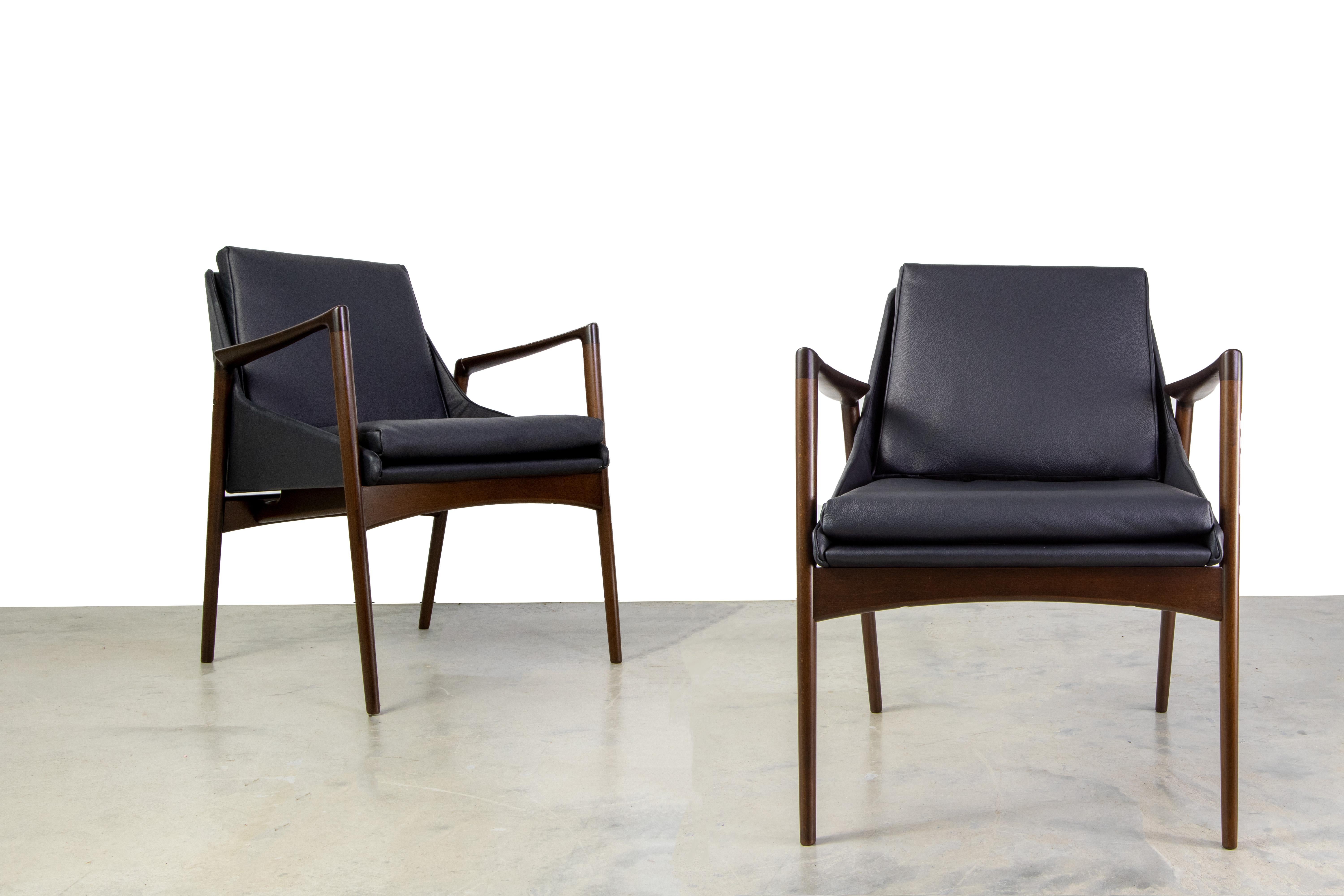 Mid-Century Modern Pair of Ib Kofod Larsen for Selig Lounge Chairs in Black Leather and Beech