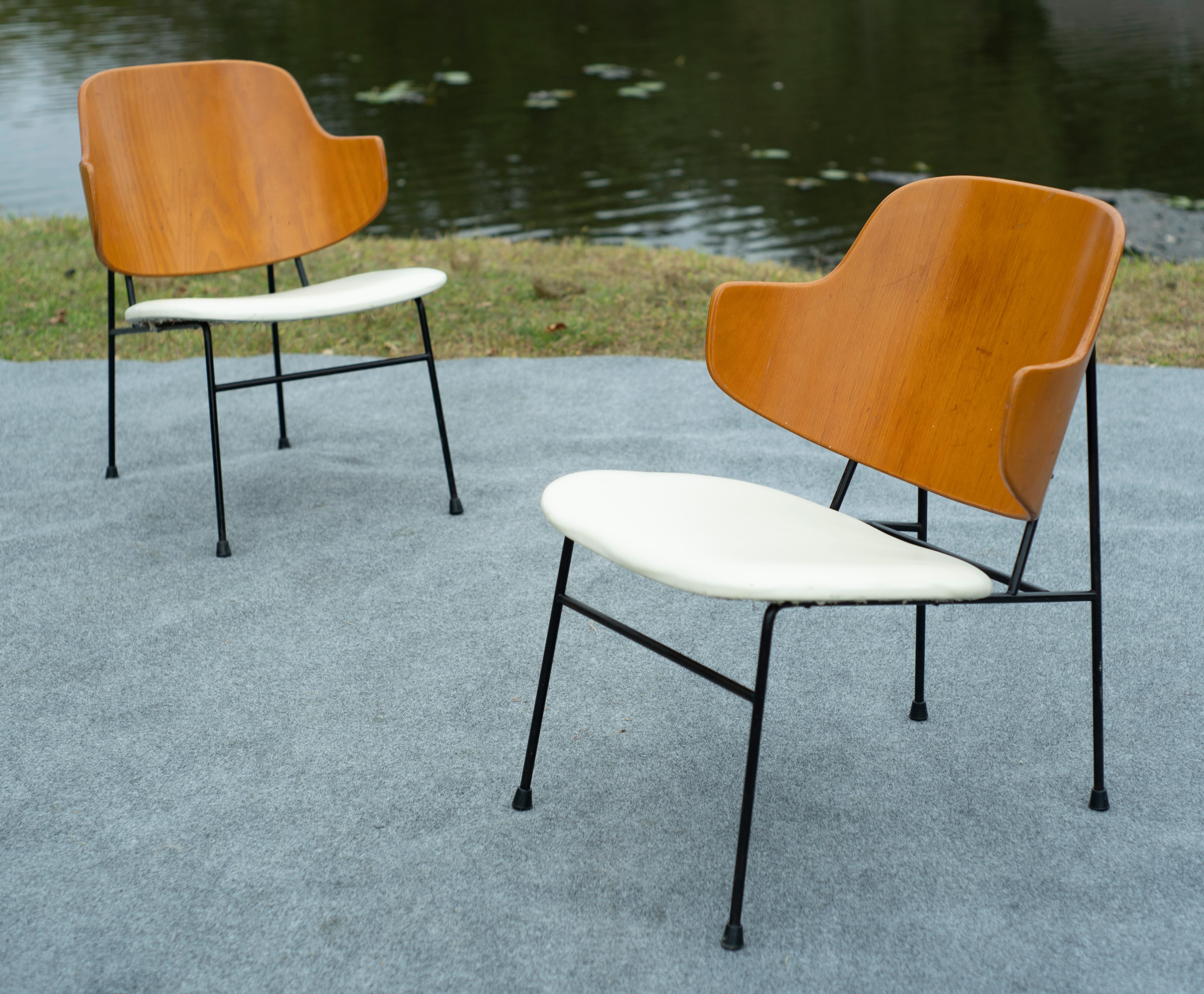 Paire de chaises longues Penguin d'Ib Kofod-Larsen en fer forgé, cuir et bois cintré en vente 4