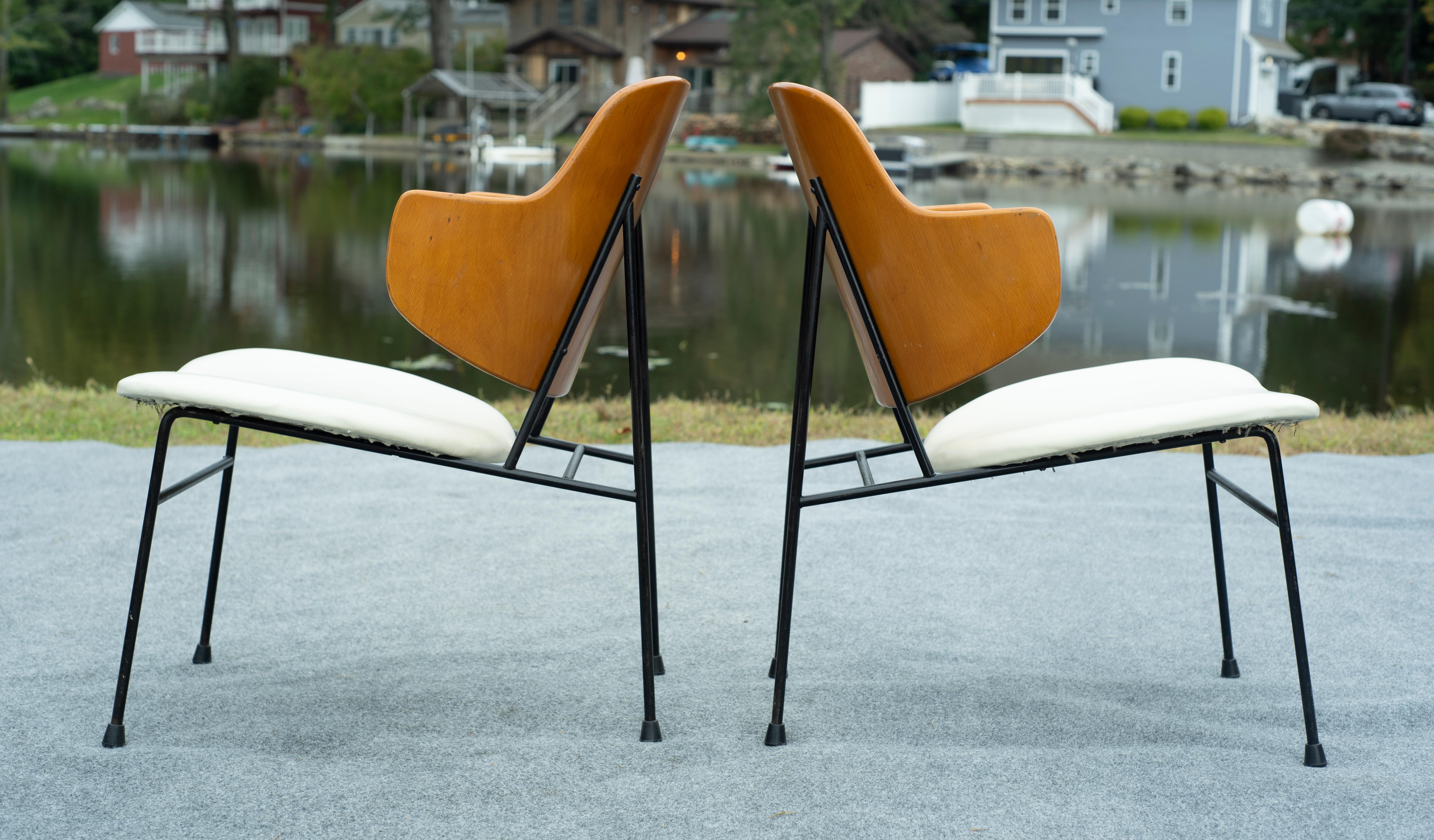 Paire de chaises longues Penguin d'Ib Kofod-Larsen en fer forgé, cuir et bois cintré en vente 6