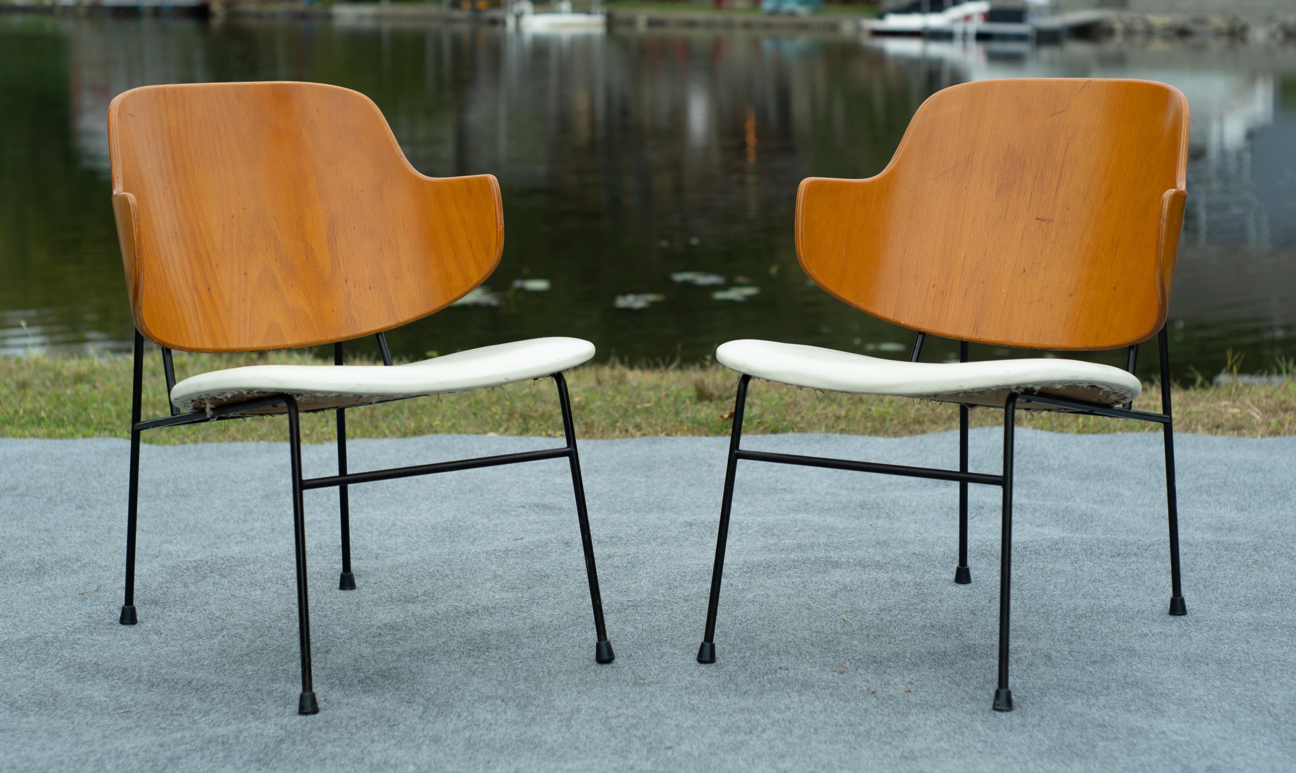 Paire de chaises longues Penguin d'Ib Kofod-Larsen en fer forgé, cuir et bois cintré en vente 2