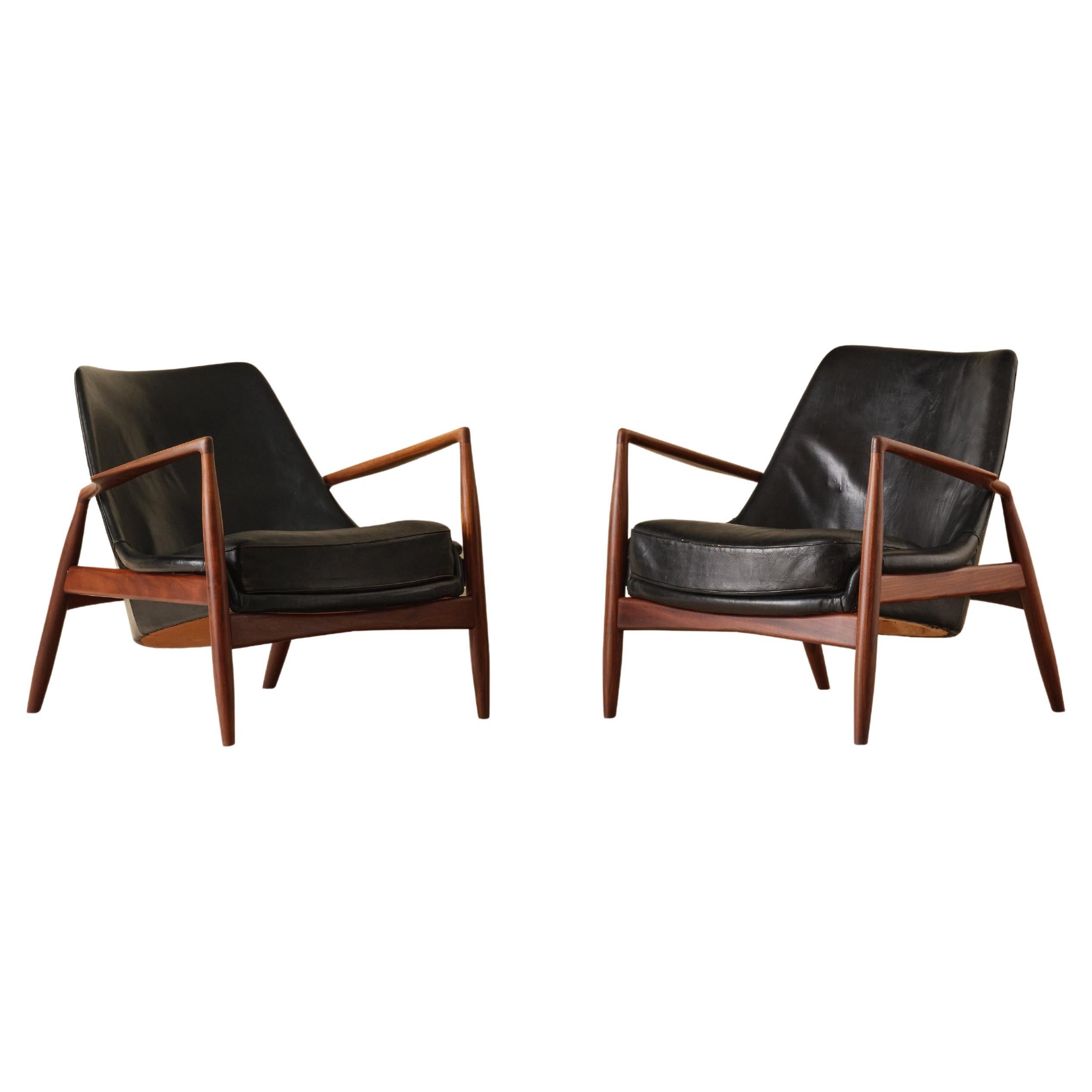 Pair of Ib Kofod-Larsen 
Seal
 Easy Chairs, 1960s im Angebot