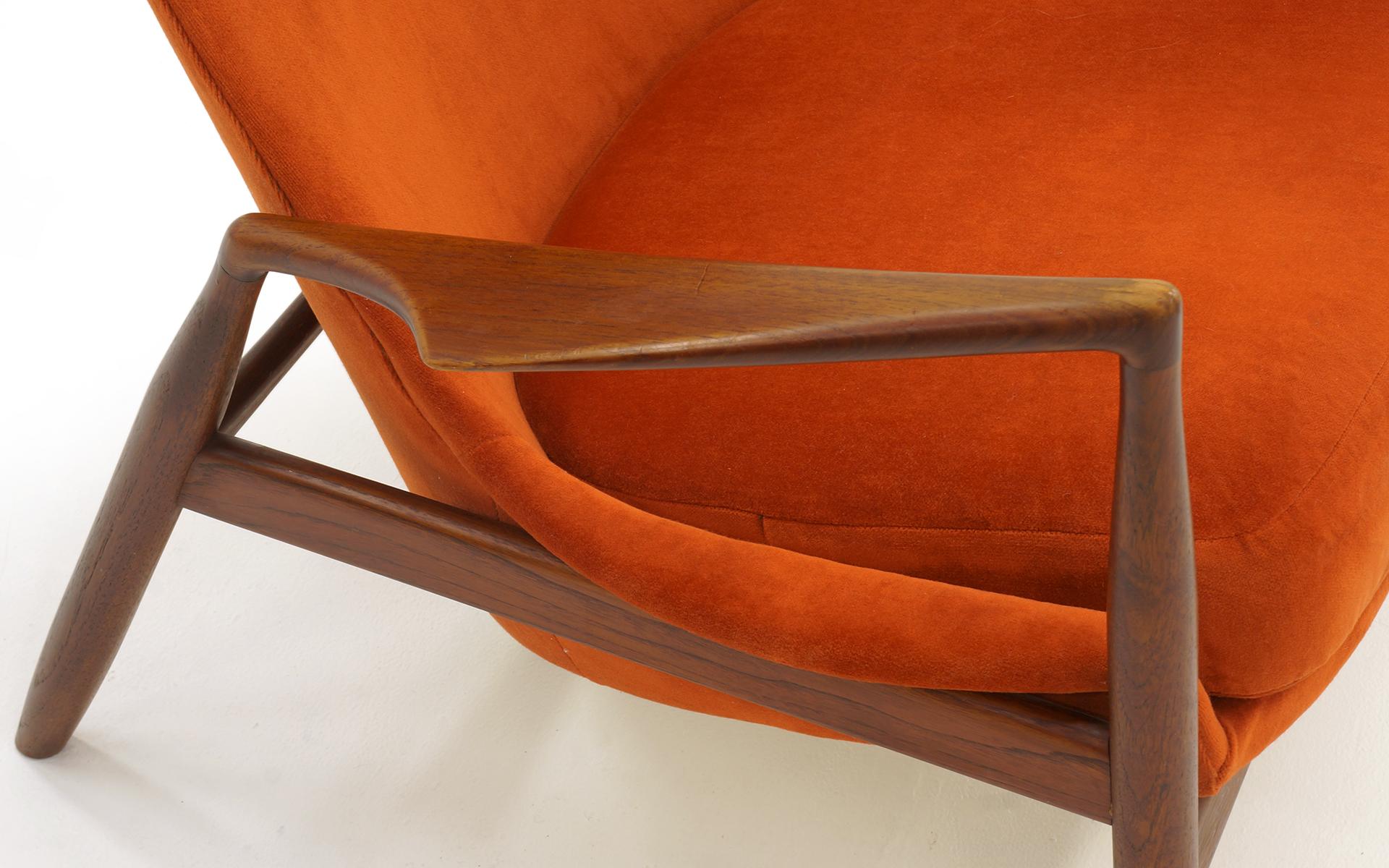 Mid-20th Century Pair of Ib Kofod-Larsen Seal or Sälen Lounge Chairs, Teak and Burnt Orange